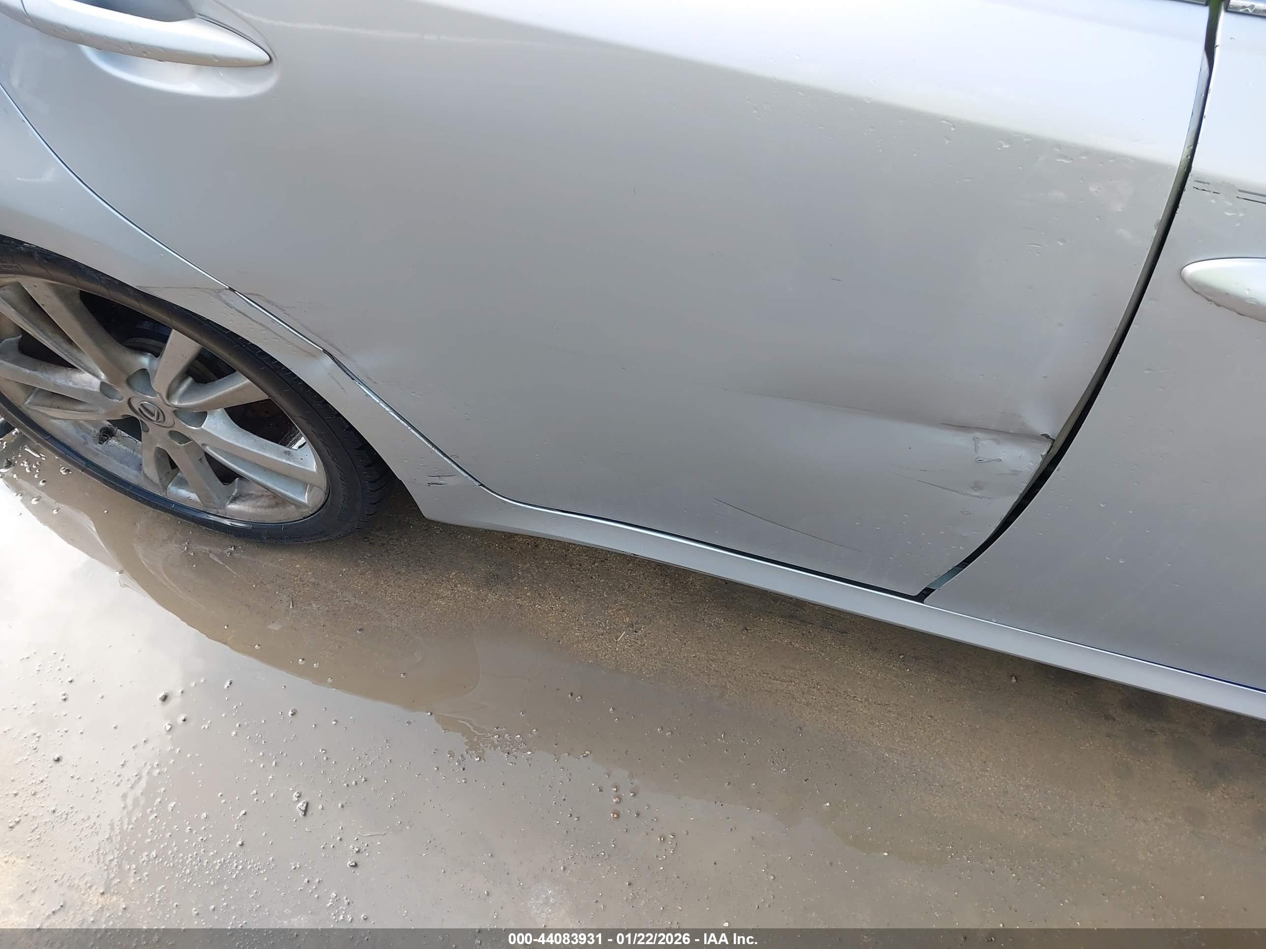 LEXUS IS image 6