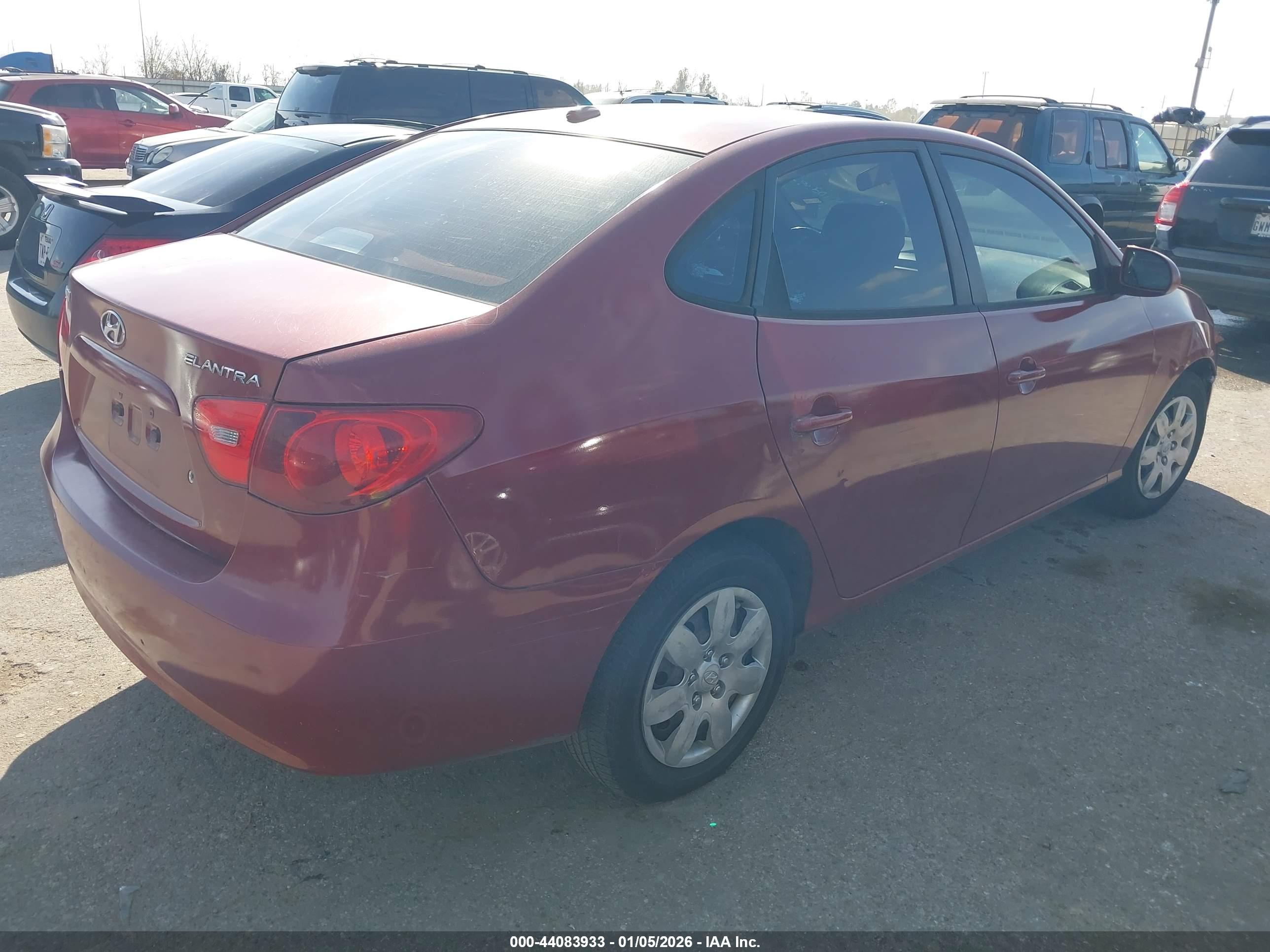 HYUNDAI ELANTRA image 4