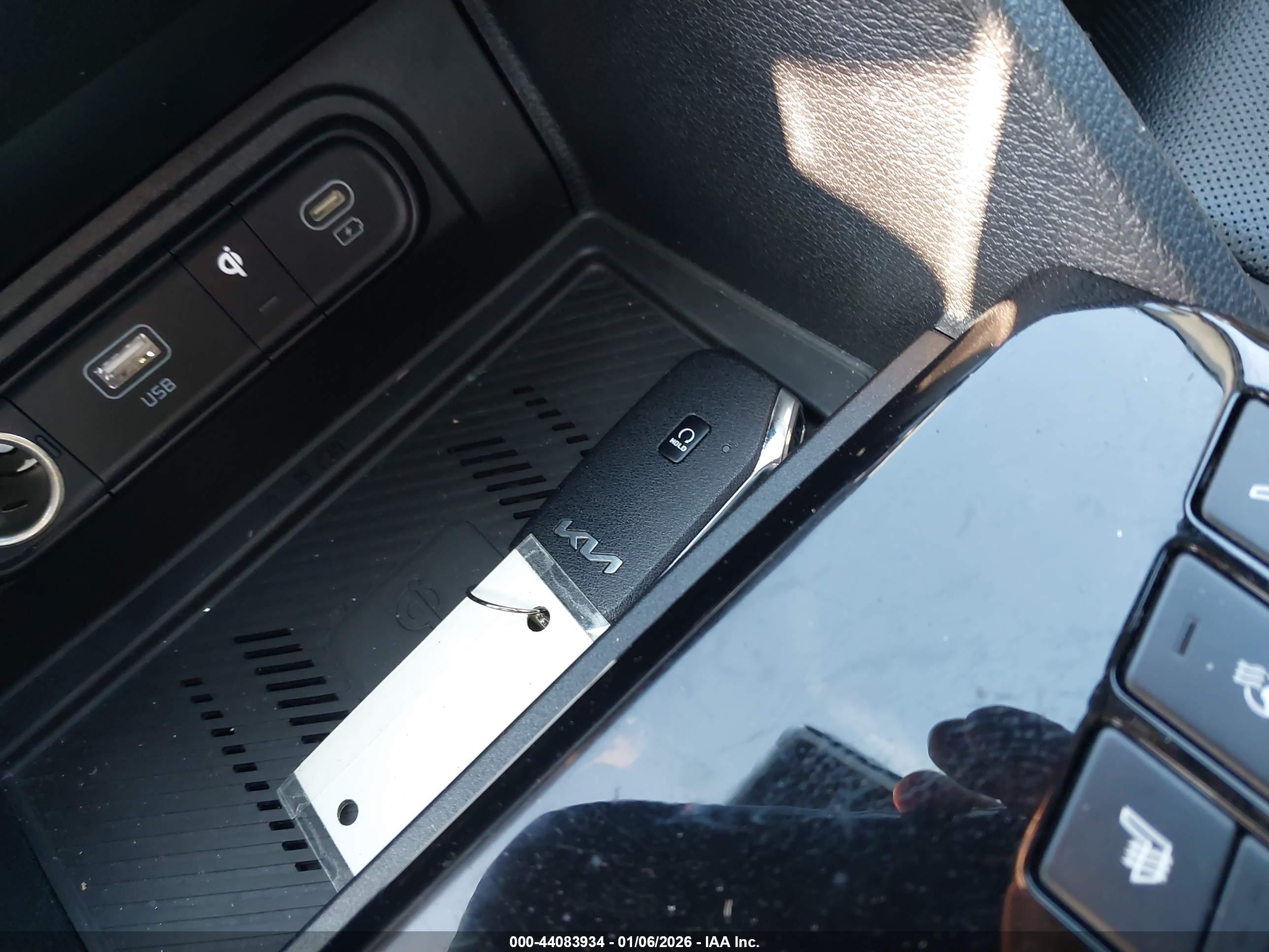 KIA SPORTAGE image 11