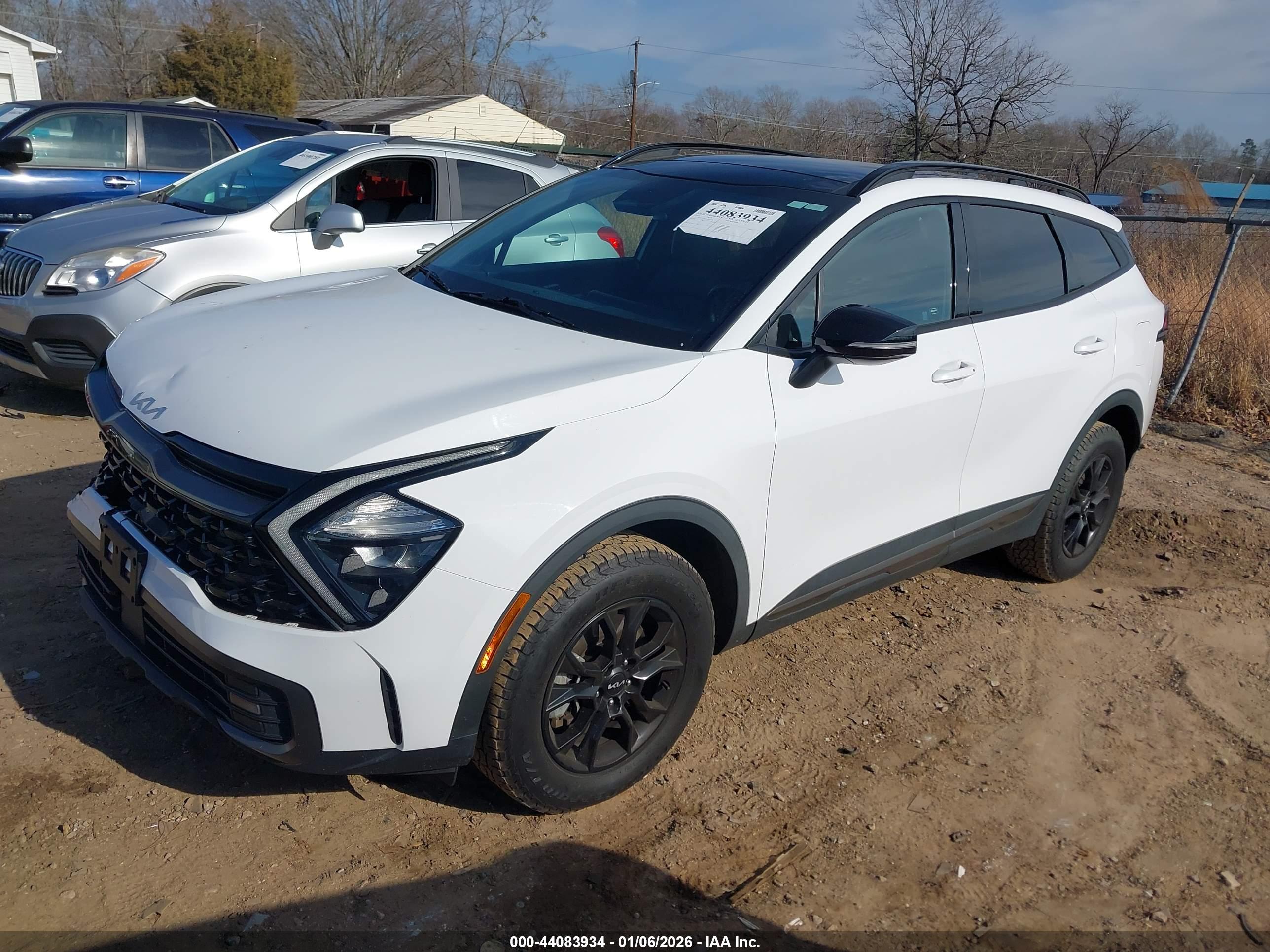 KIA SPORTAGE image 2