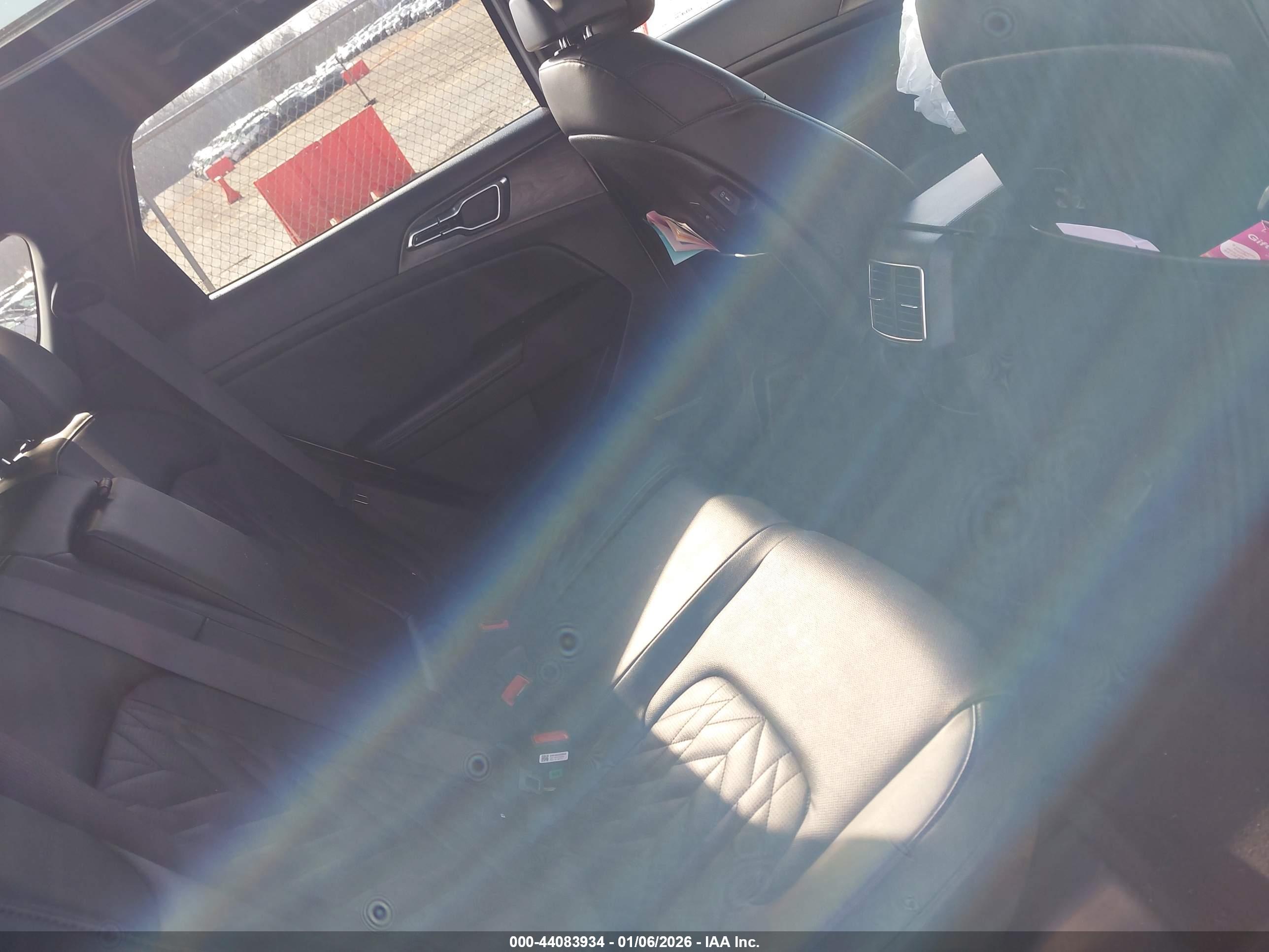 KIA SPORTAGE image 8