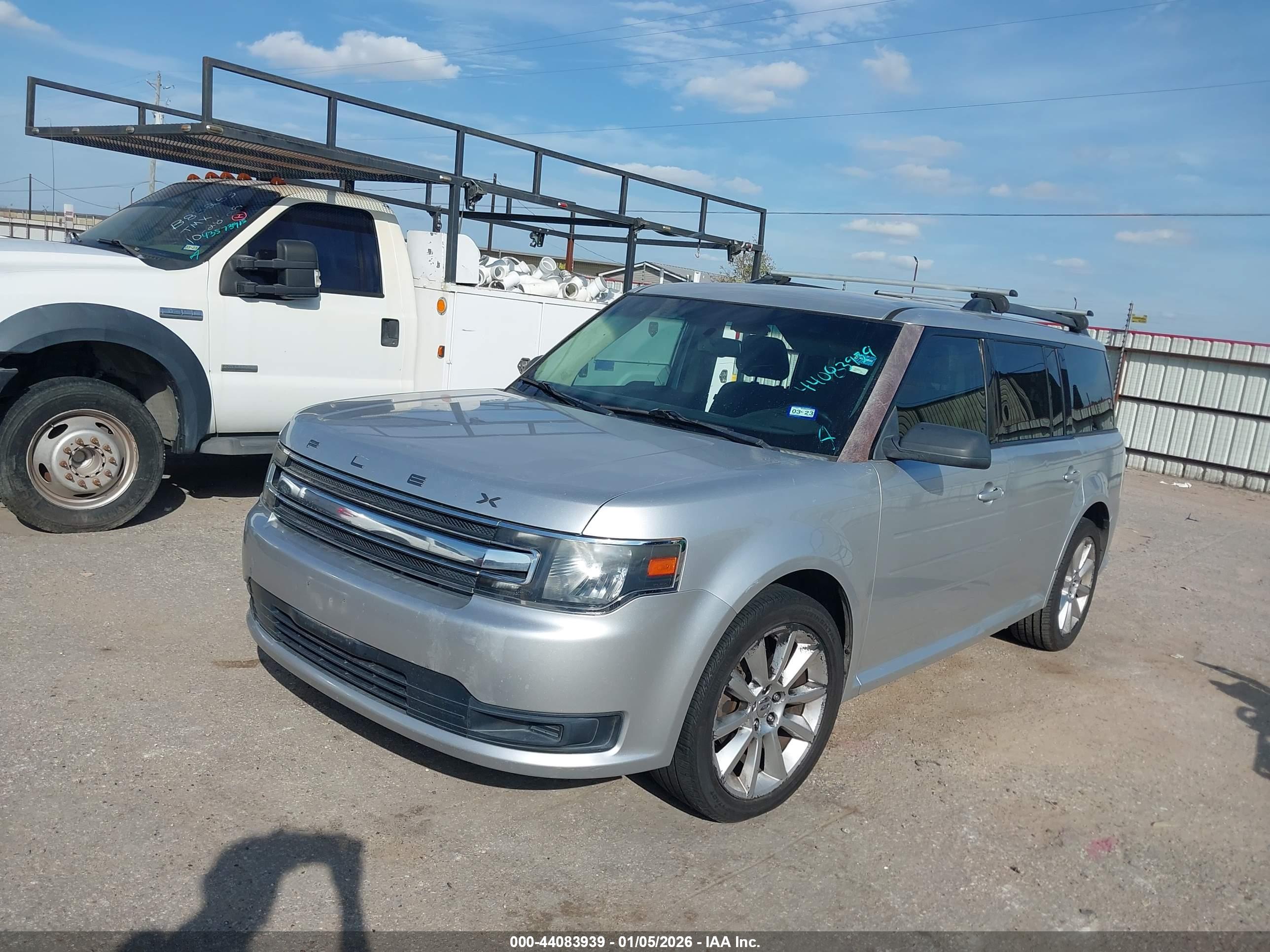 FORD FLEX image 2
