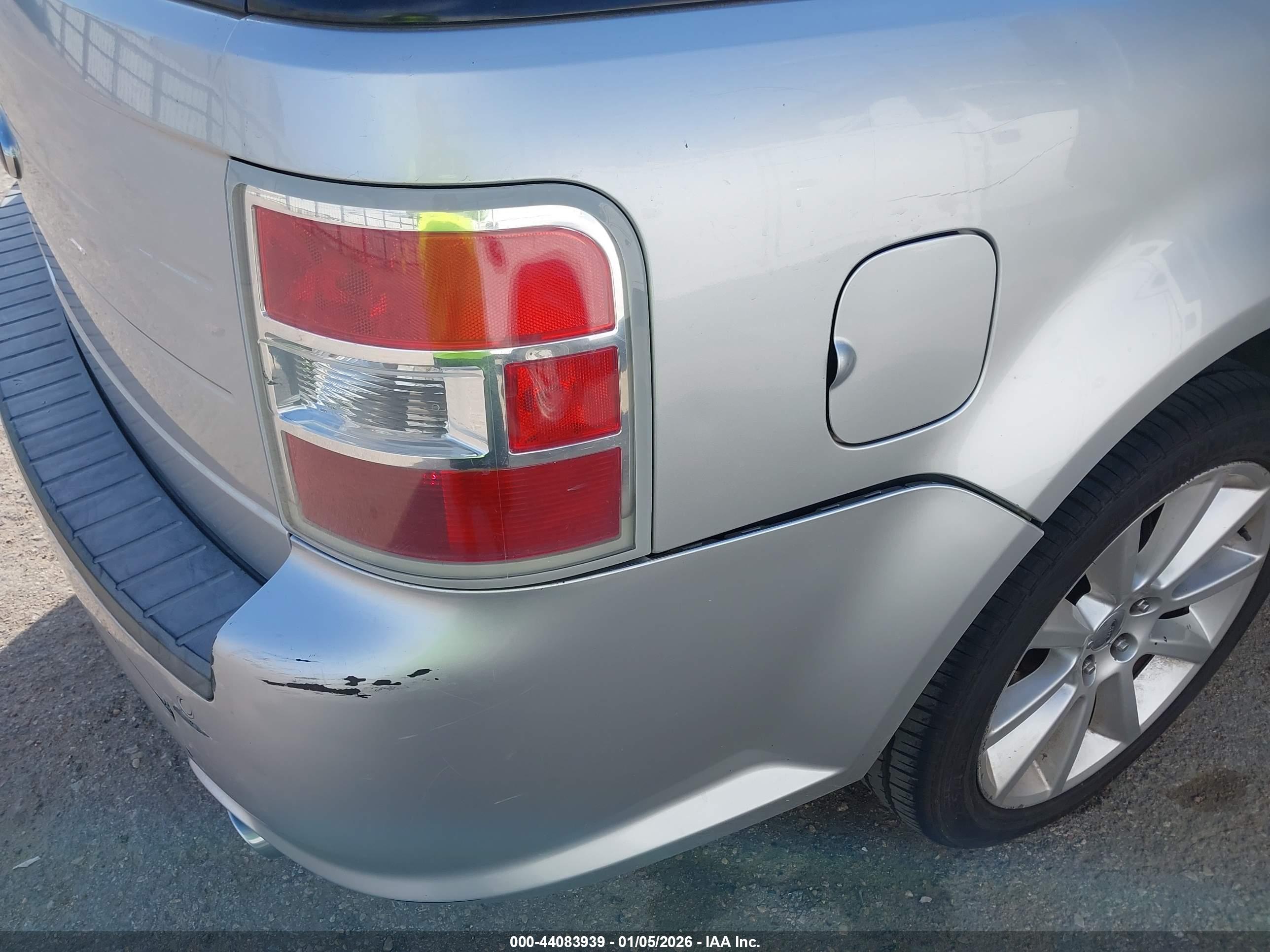 FORD FLEX image 6