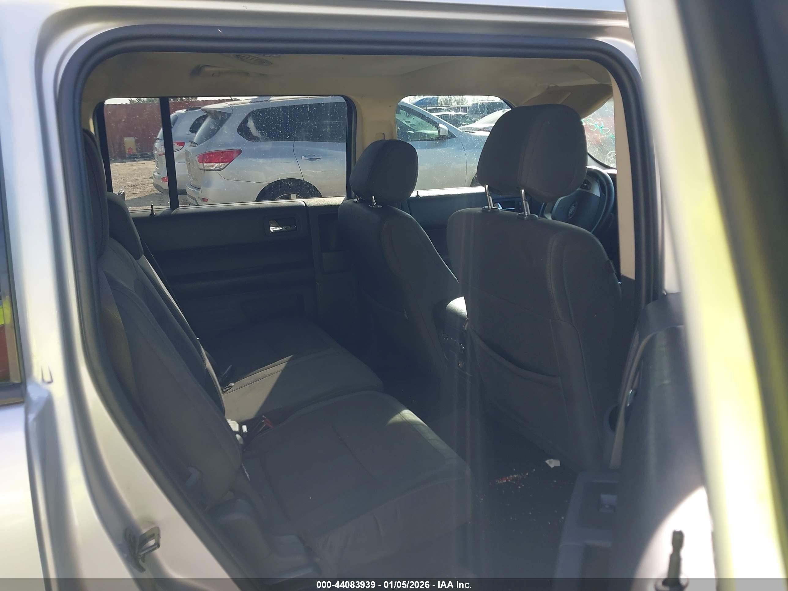 FORD FLEX image 8