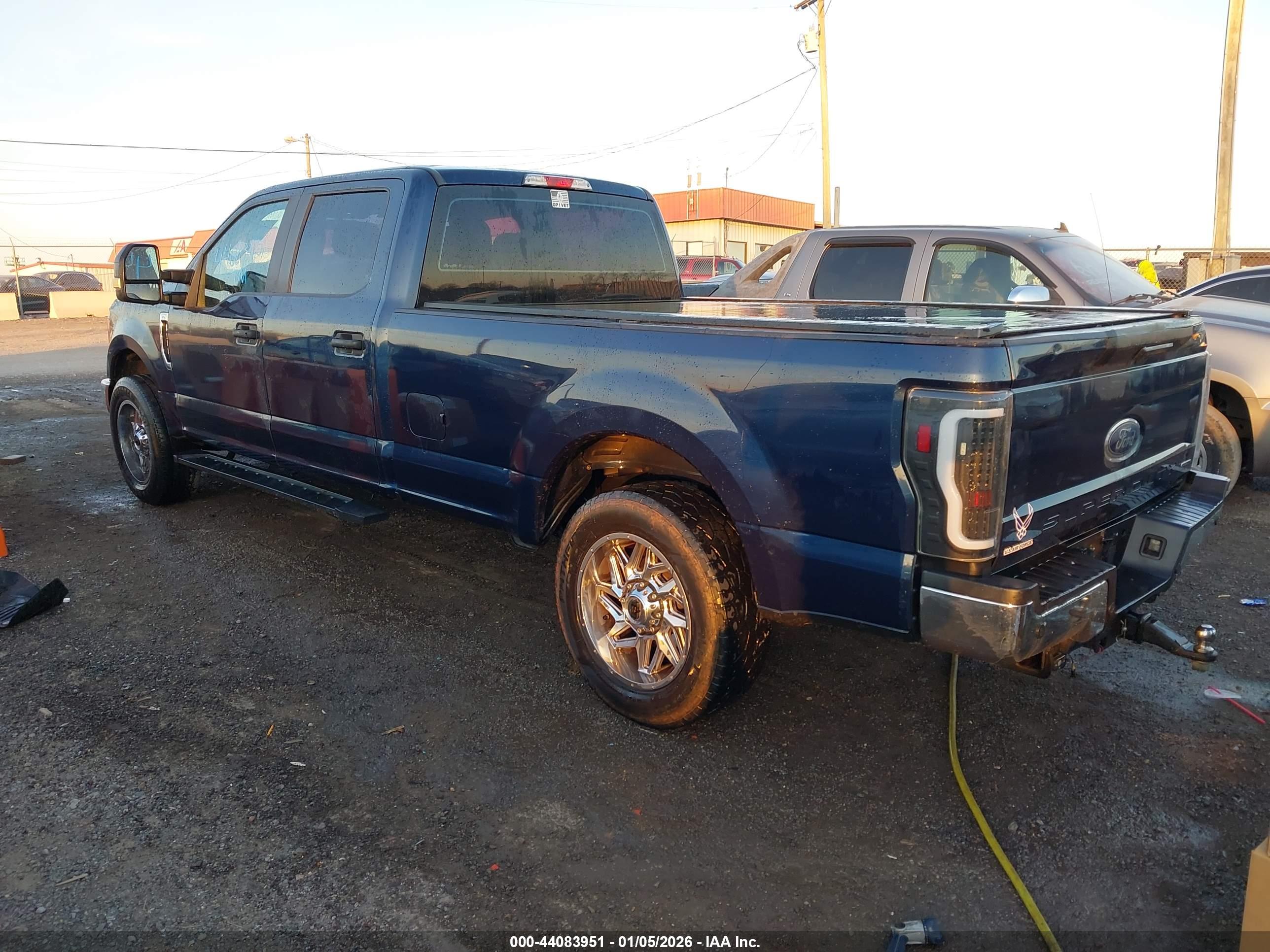 FORD F-250 image 3