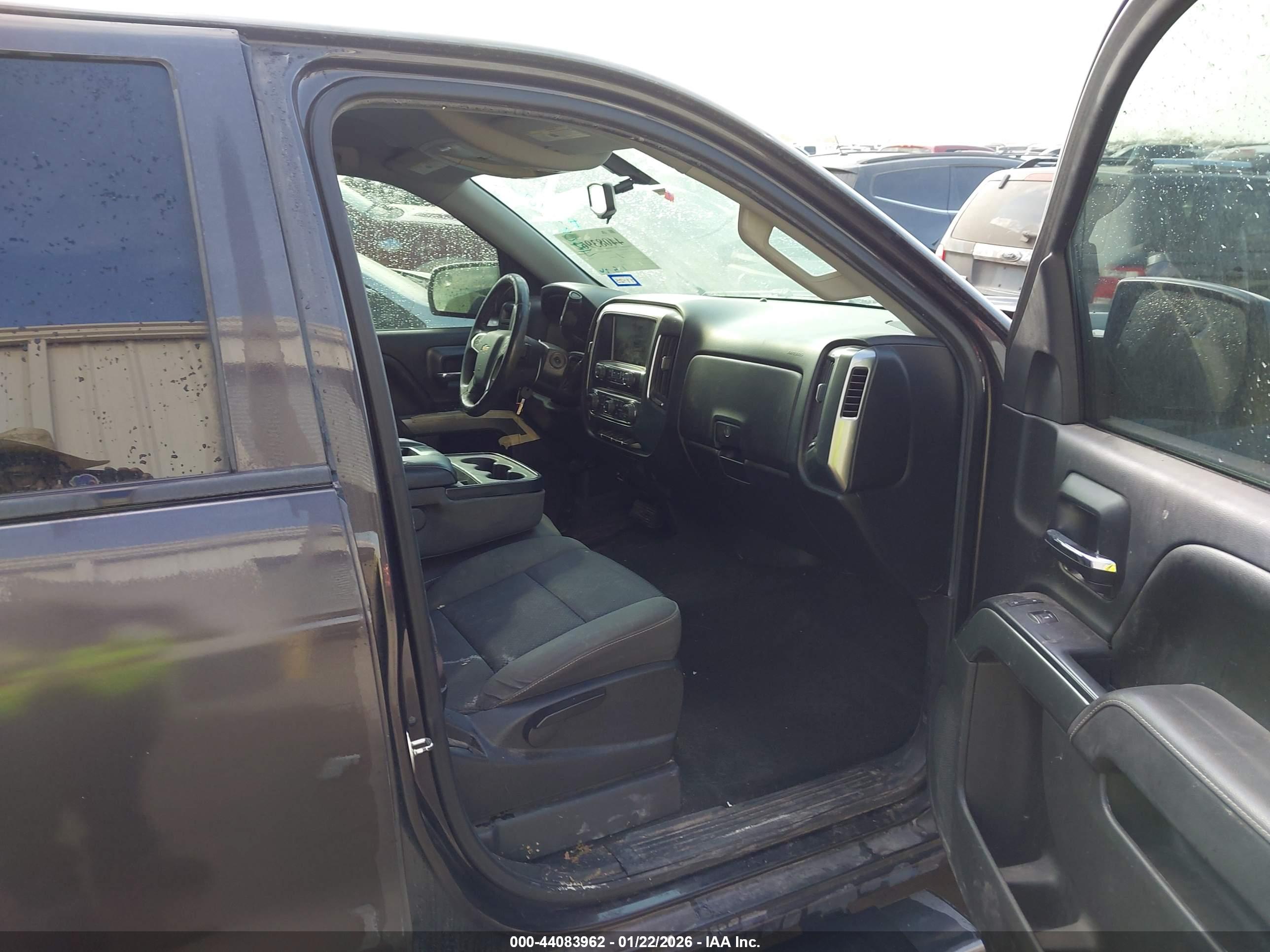 CHEVROLET SILVERADO image 5