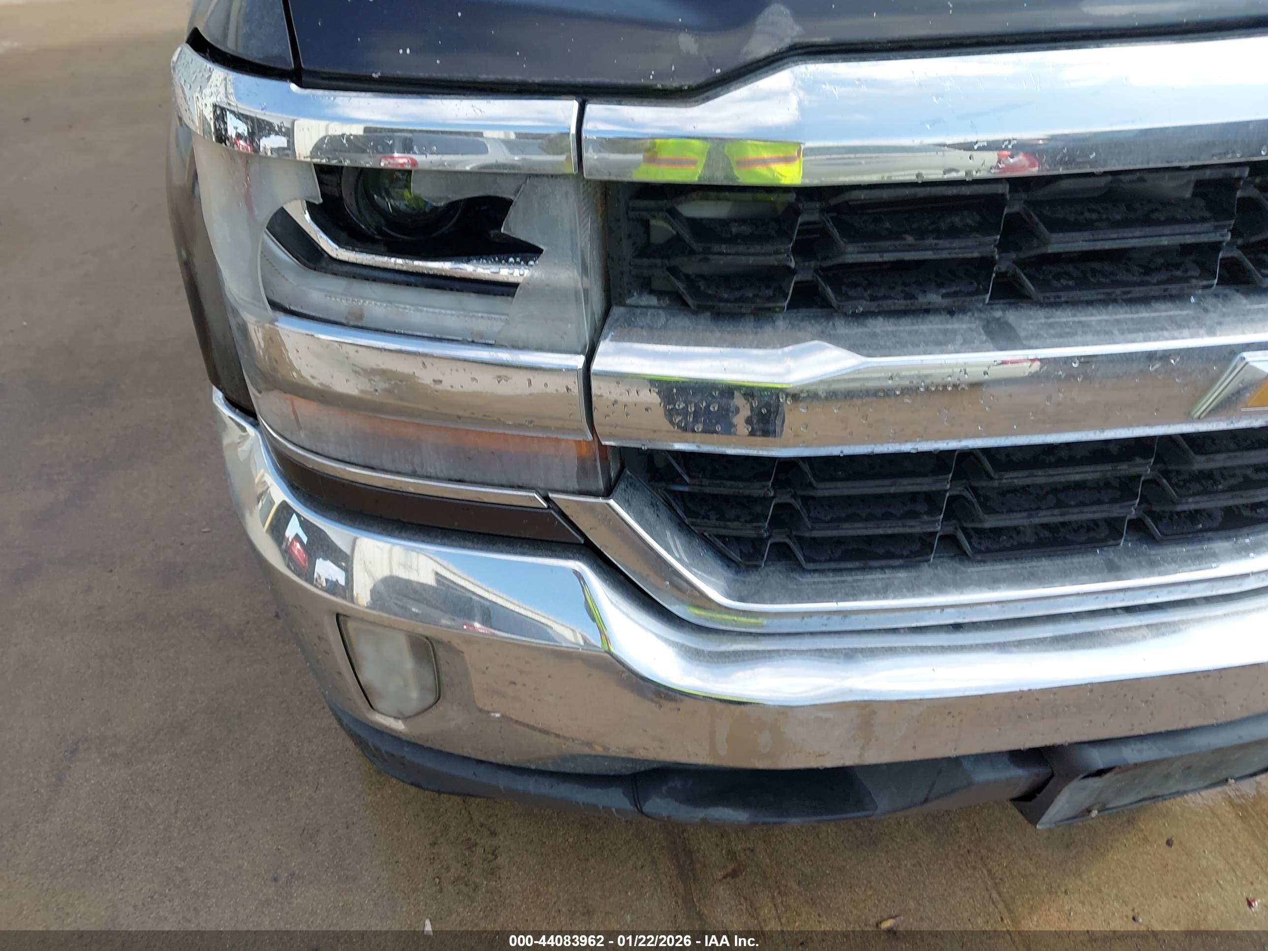 CHEVROLET SILVERADO image 6