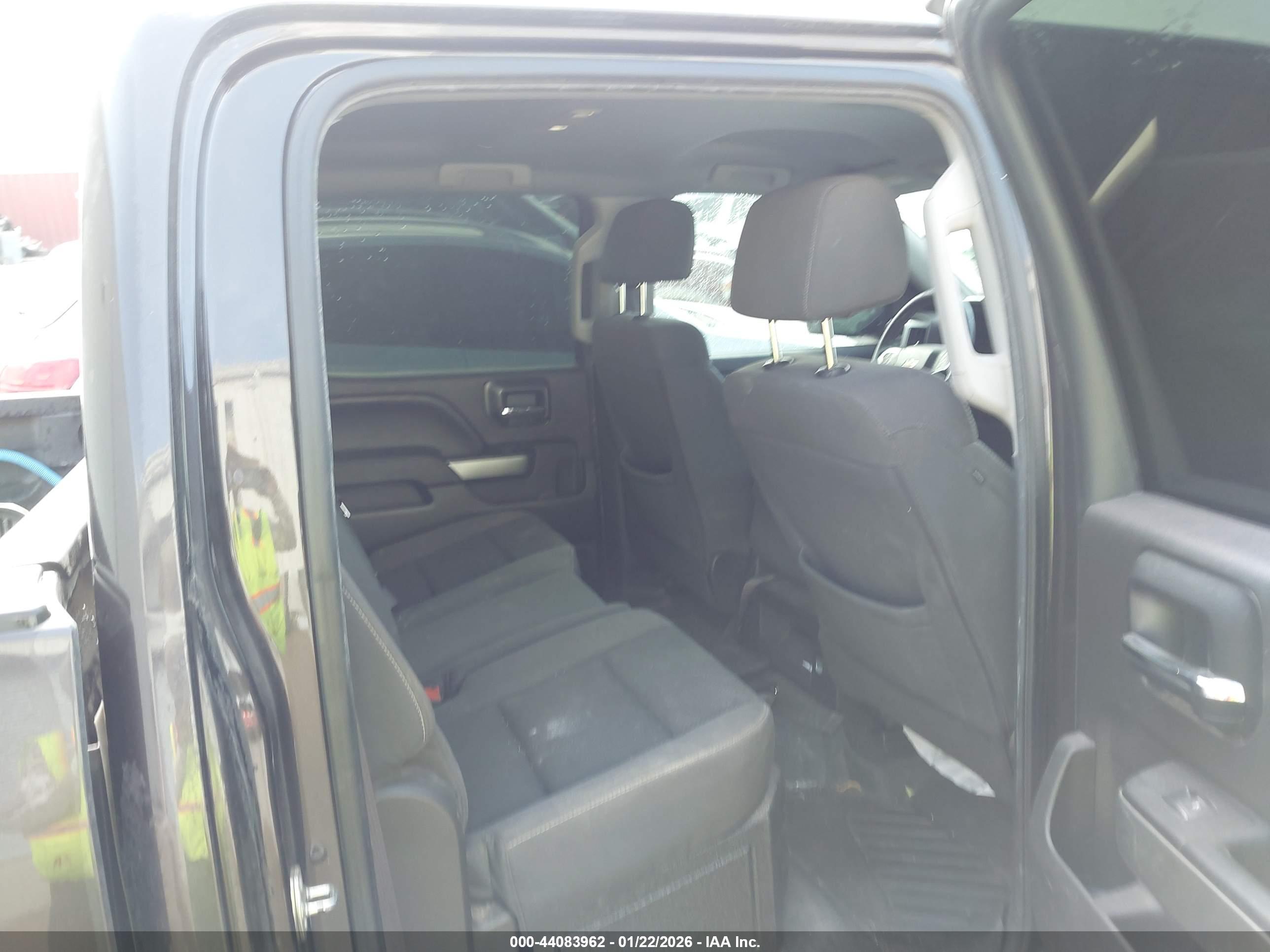 CHEVROLET SILVERADO image 8