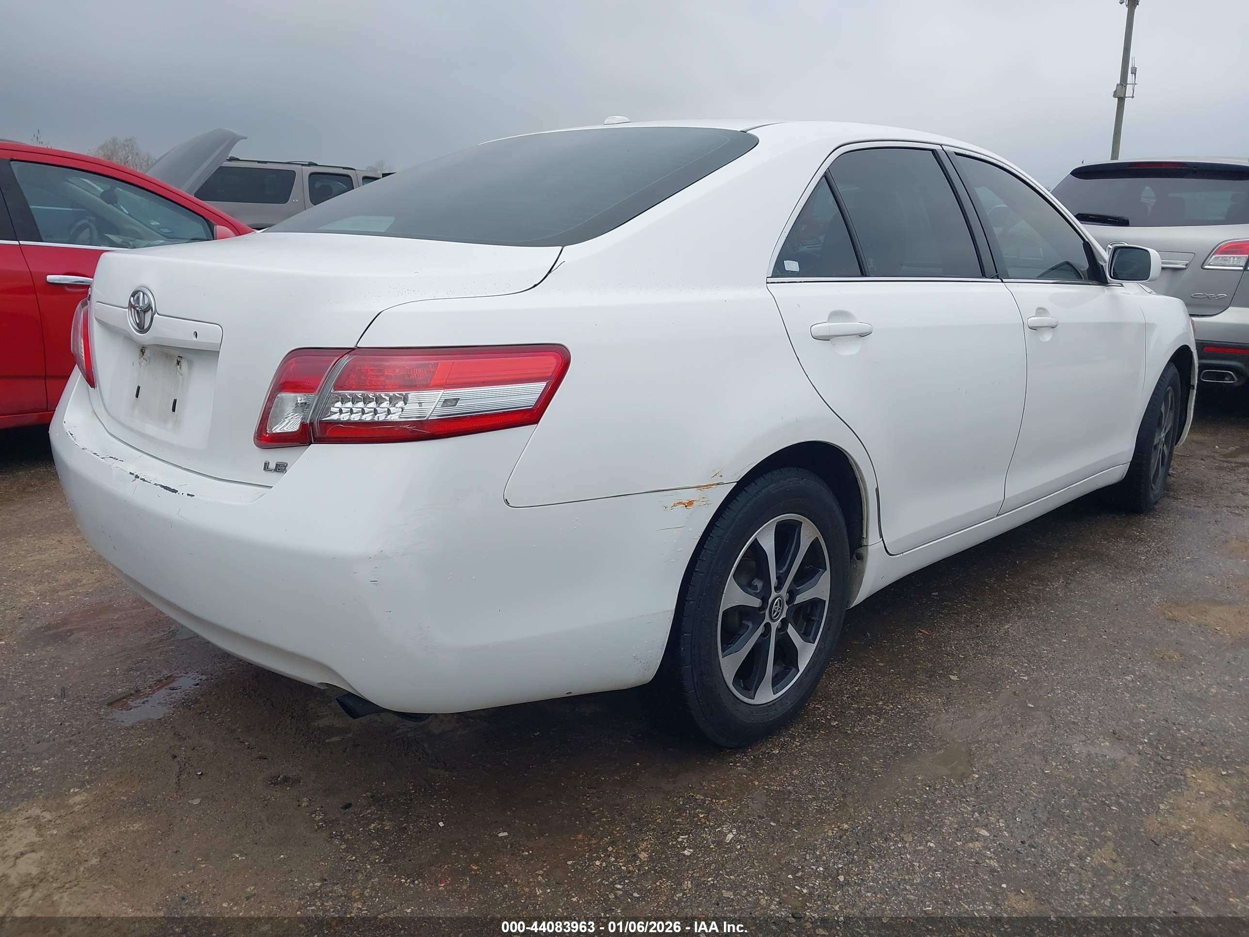 TOYOTA CAMRY image 4