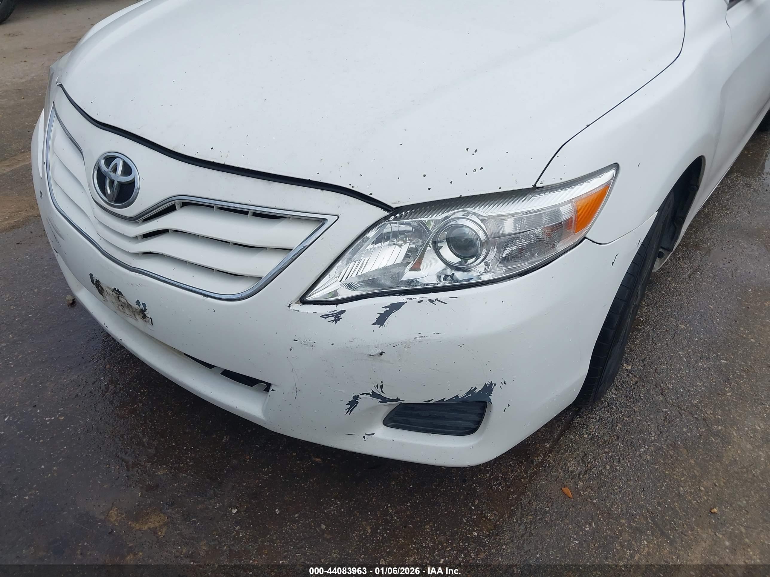 TOYOTA CAMRY image 6
