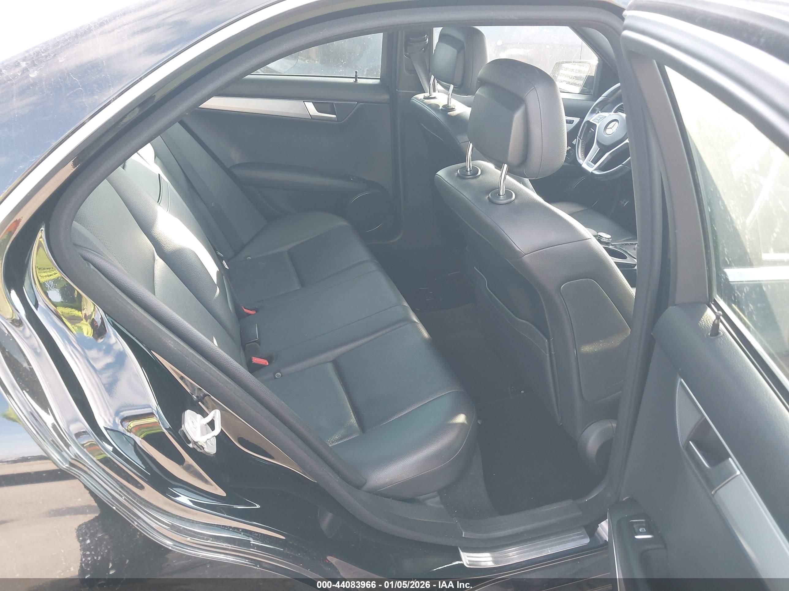MERCEDES-BENZ C image 8