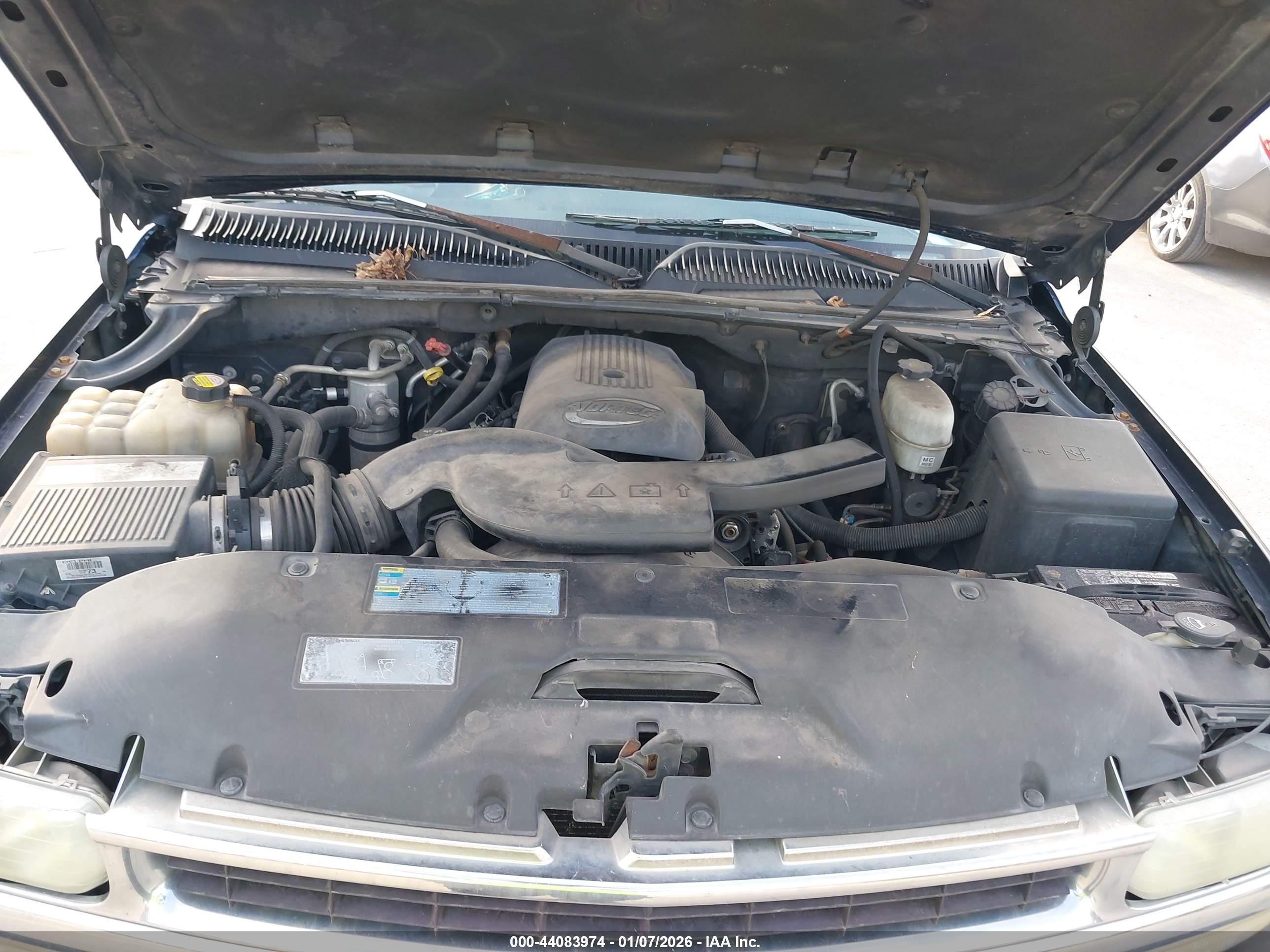 CHEVROLET TAHOE image 10