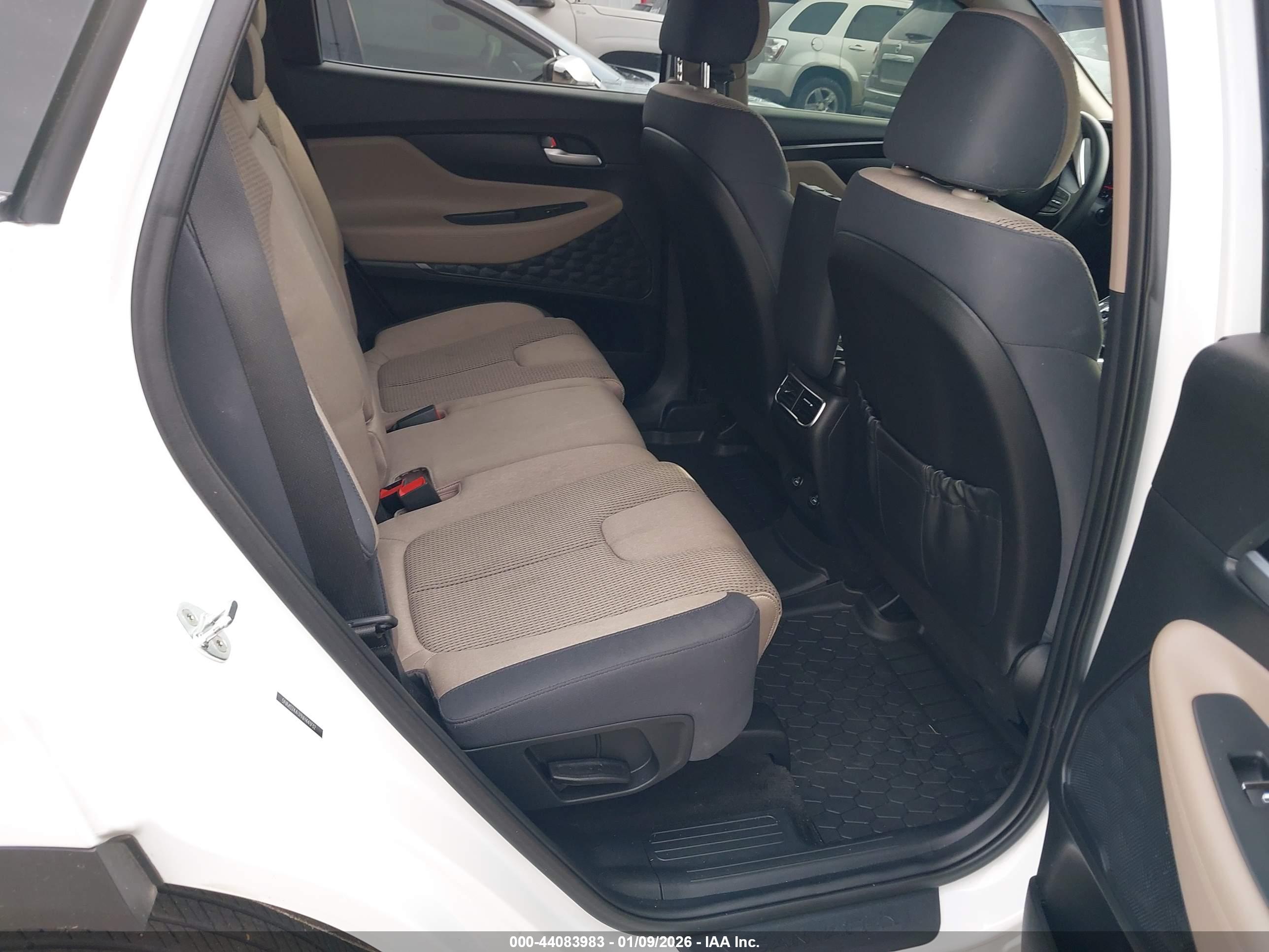 HYUNDAI SANTA image 8