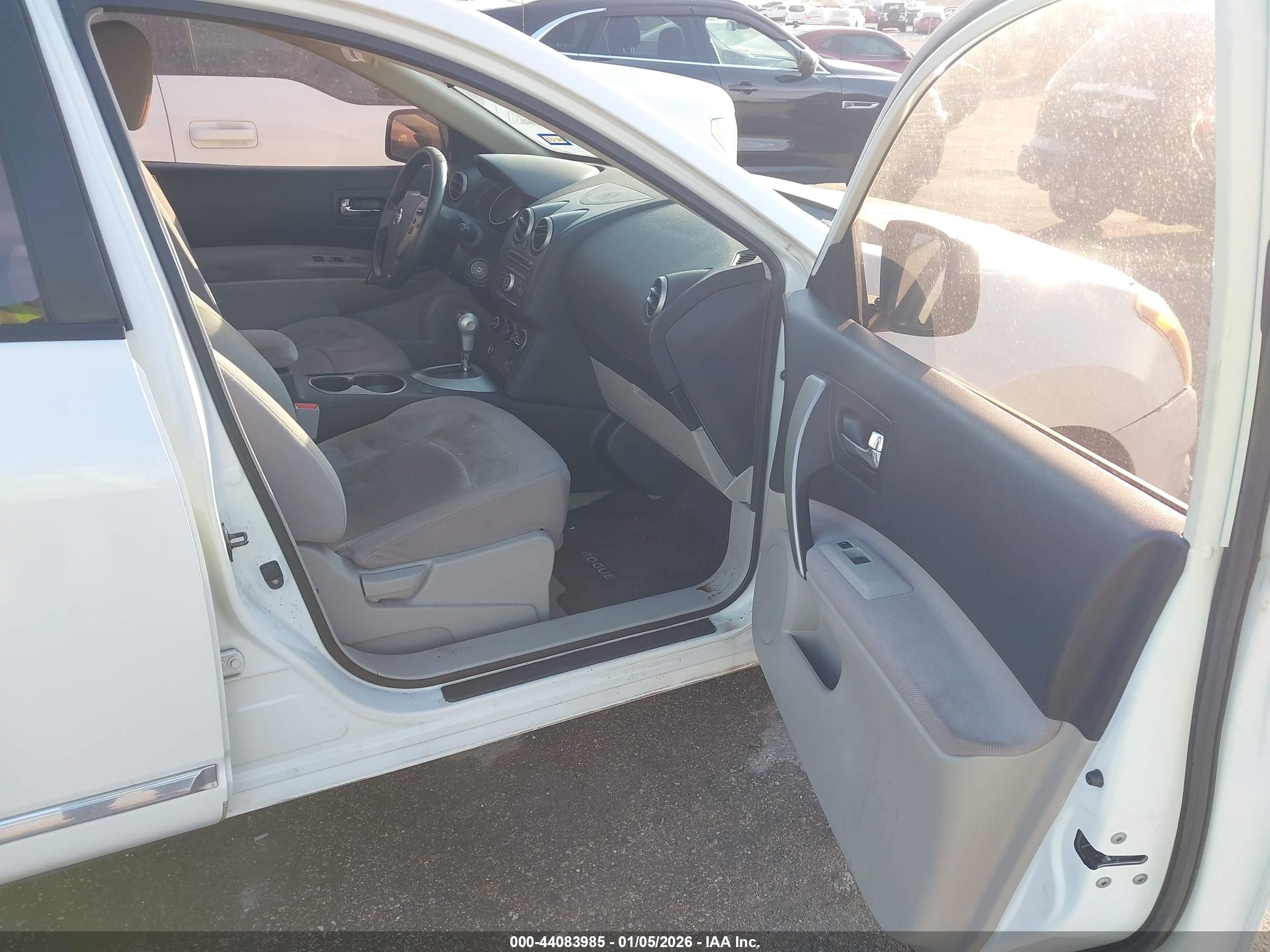 NISSAN ROGUE image 5
