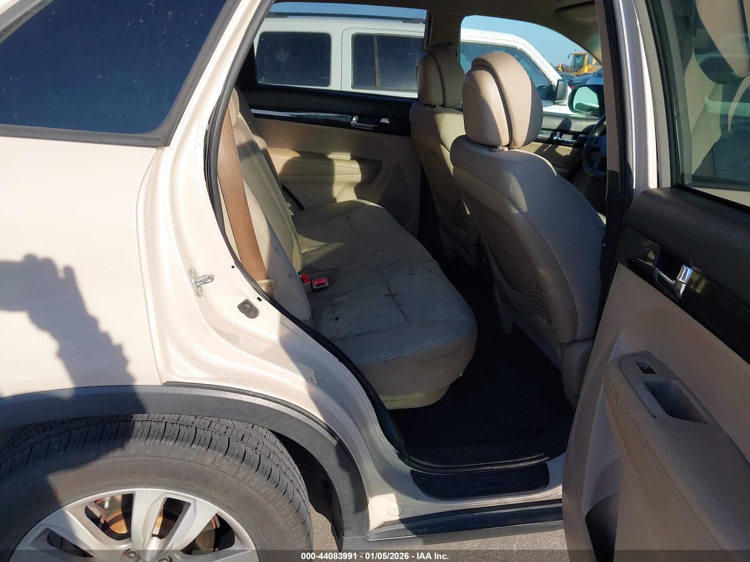 KIA SORENTO image 8
