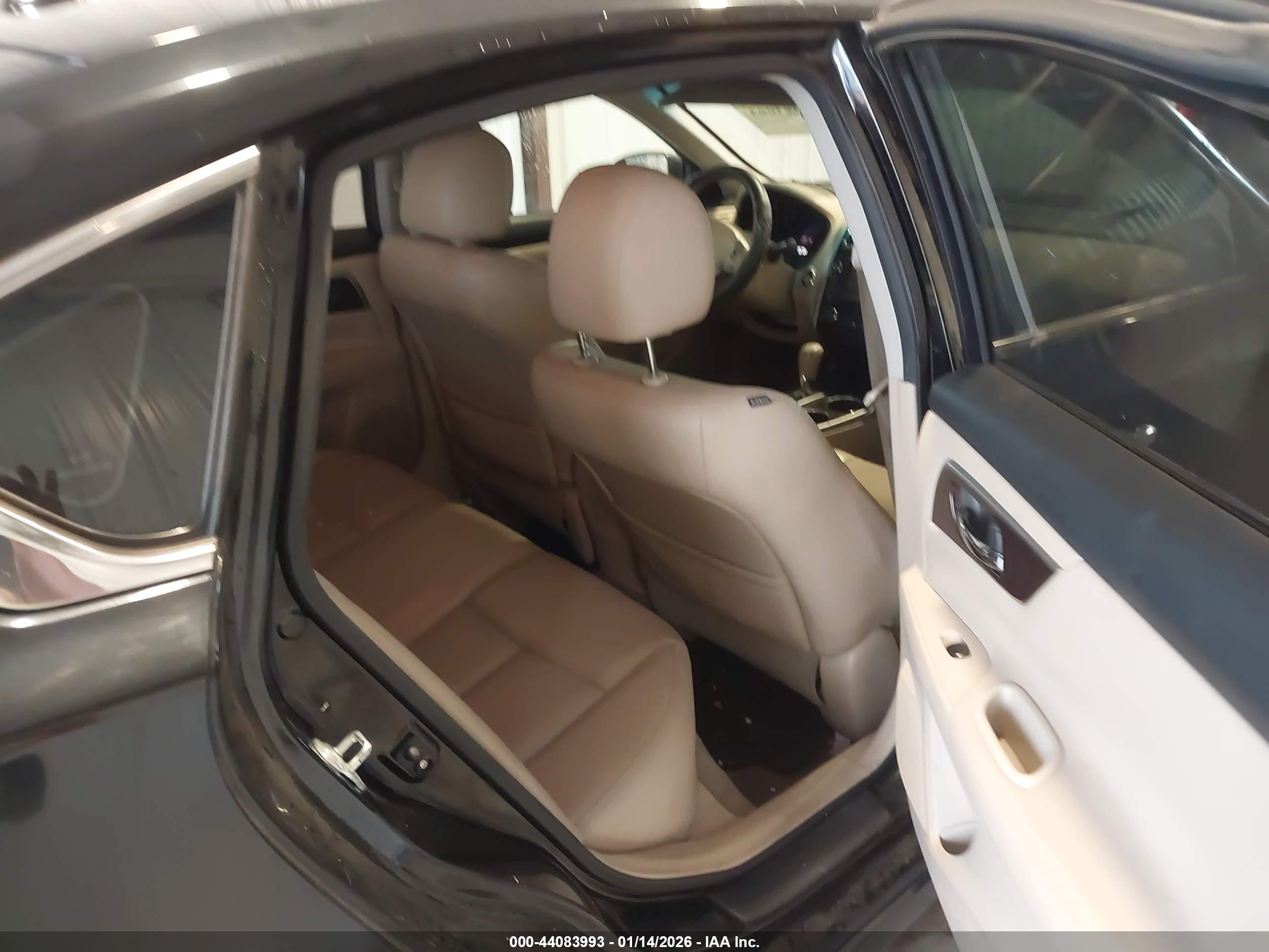 NISSAN ALTIMA image 8