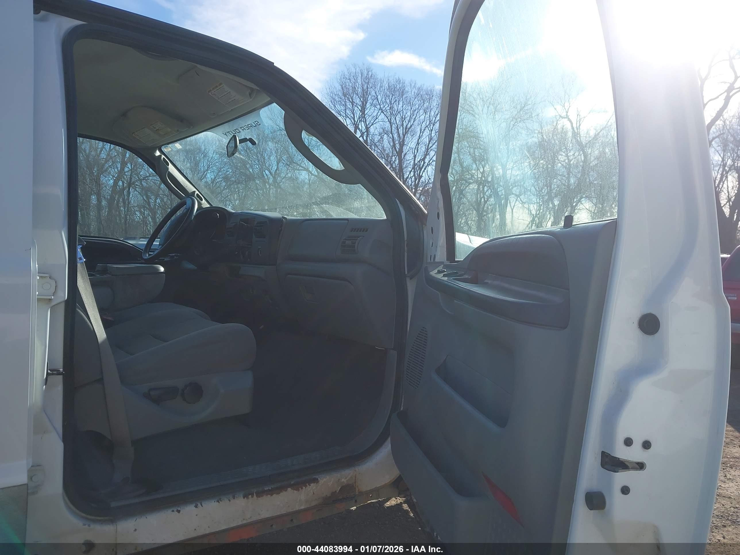 FORD F-350 image 8
