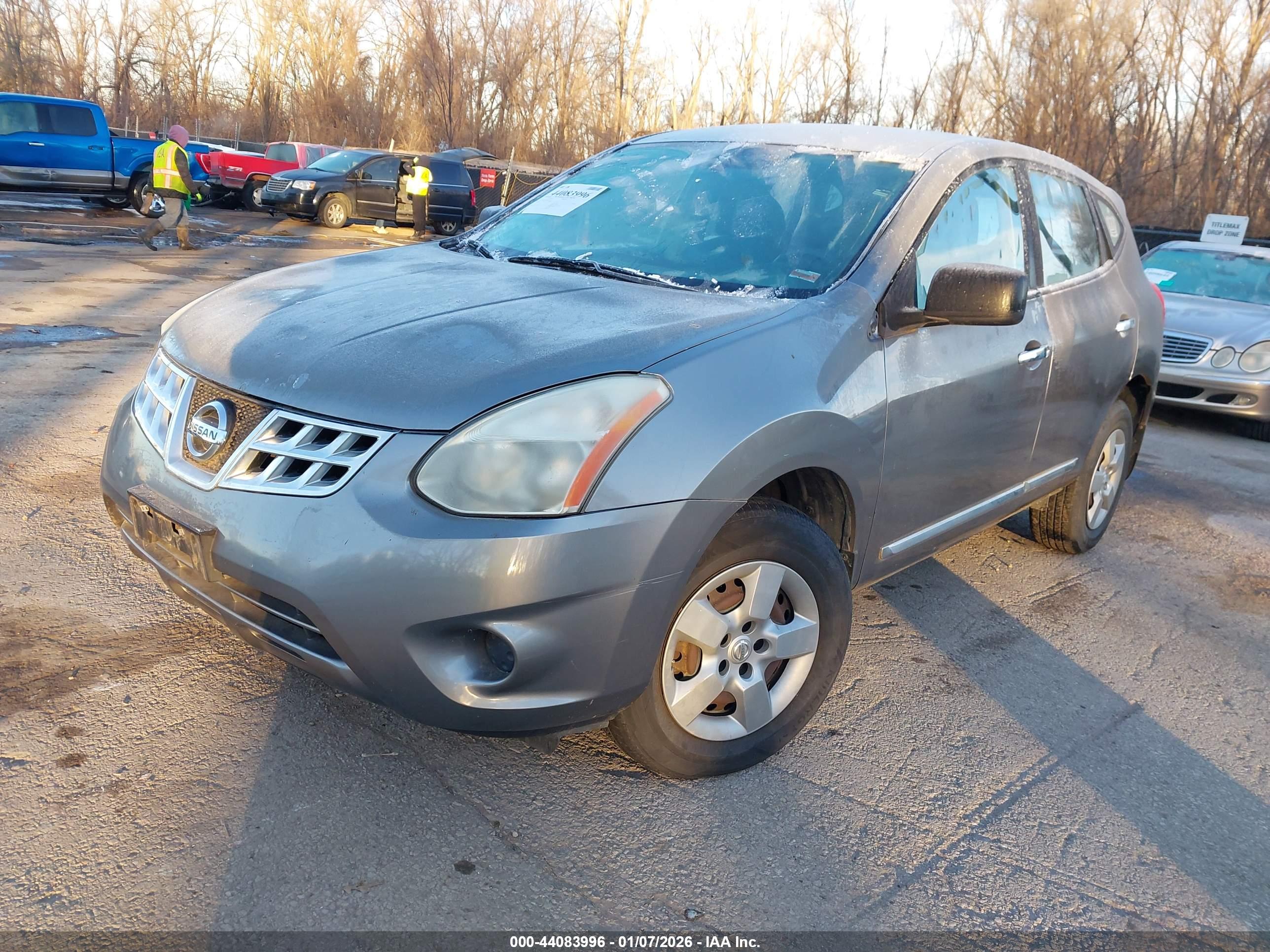 NISSAN ROGUE image 2