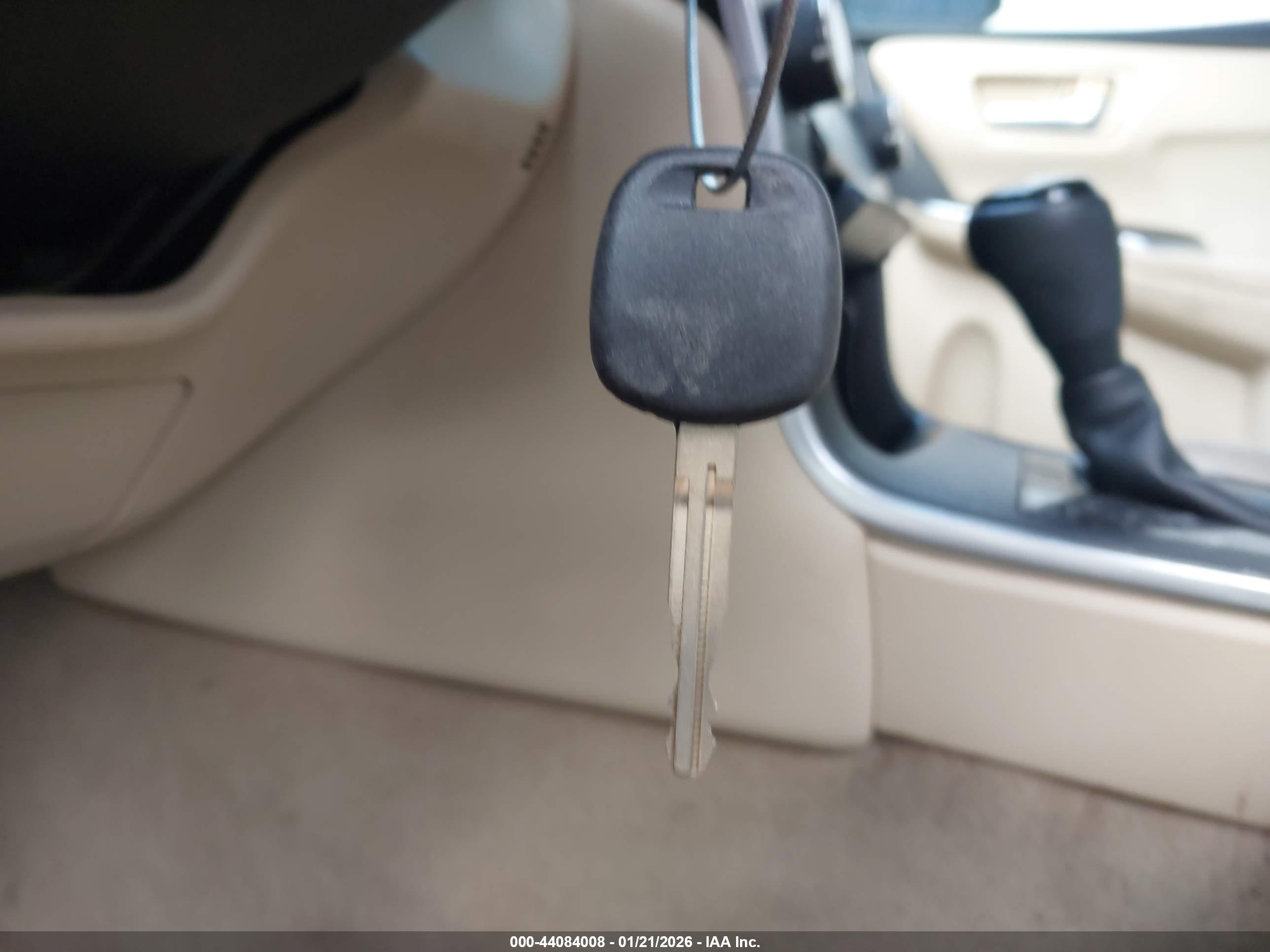 TOYOTA CAMRY image 11