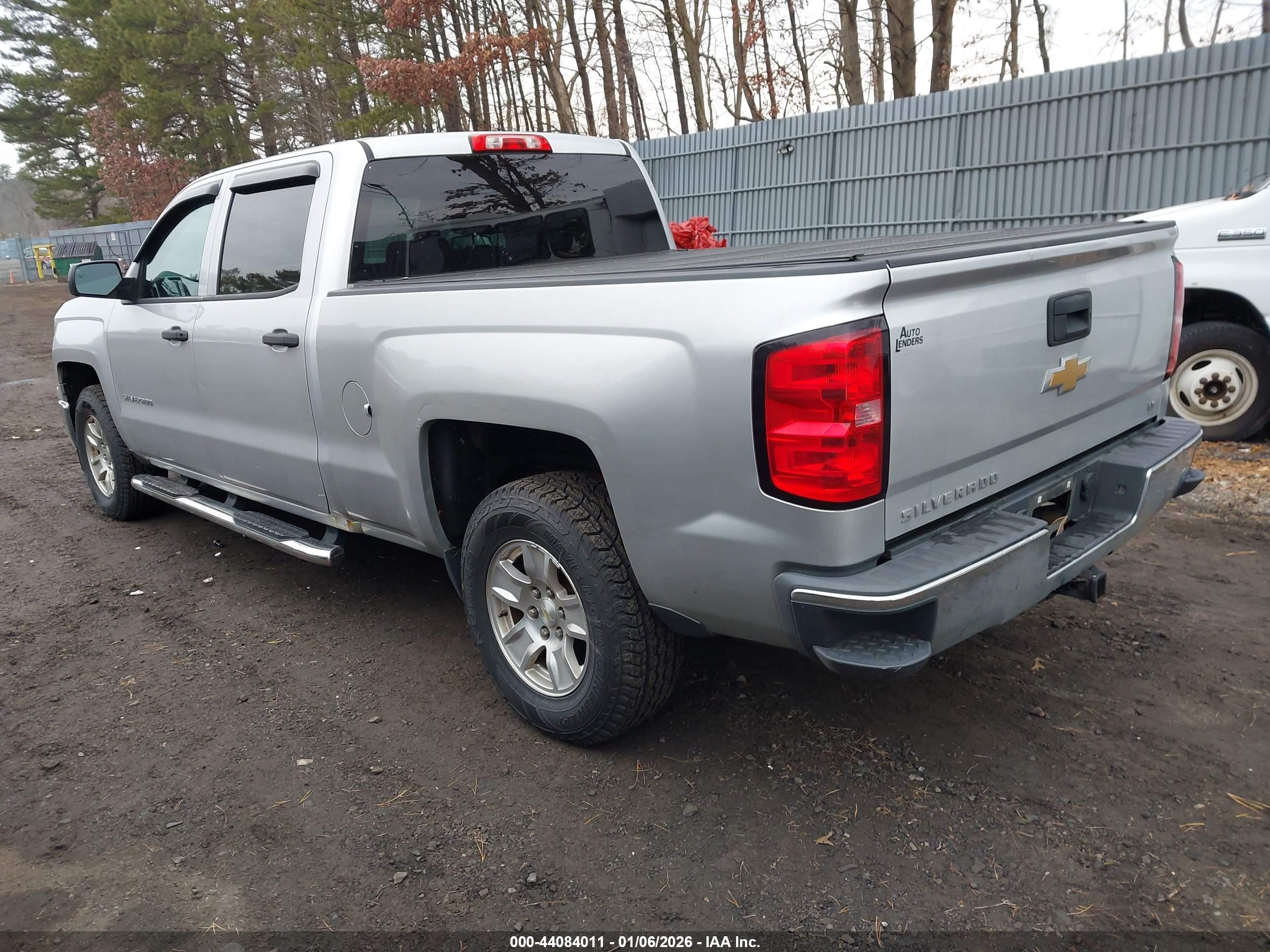 CHEVROLET SILVERADO image 3
