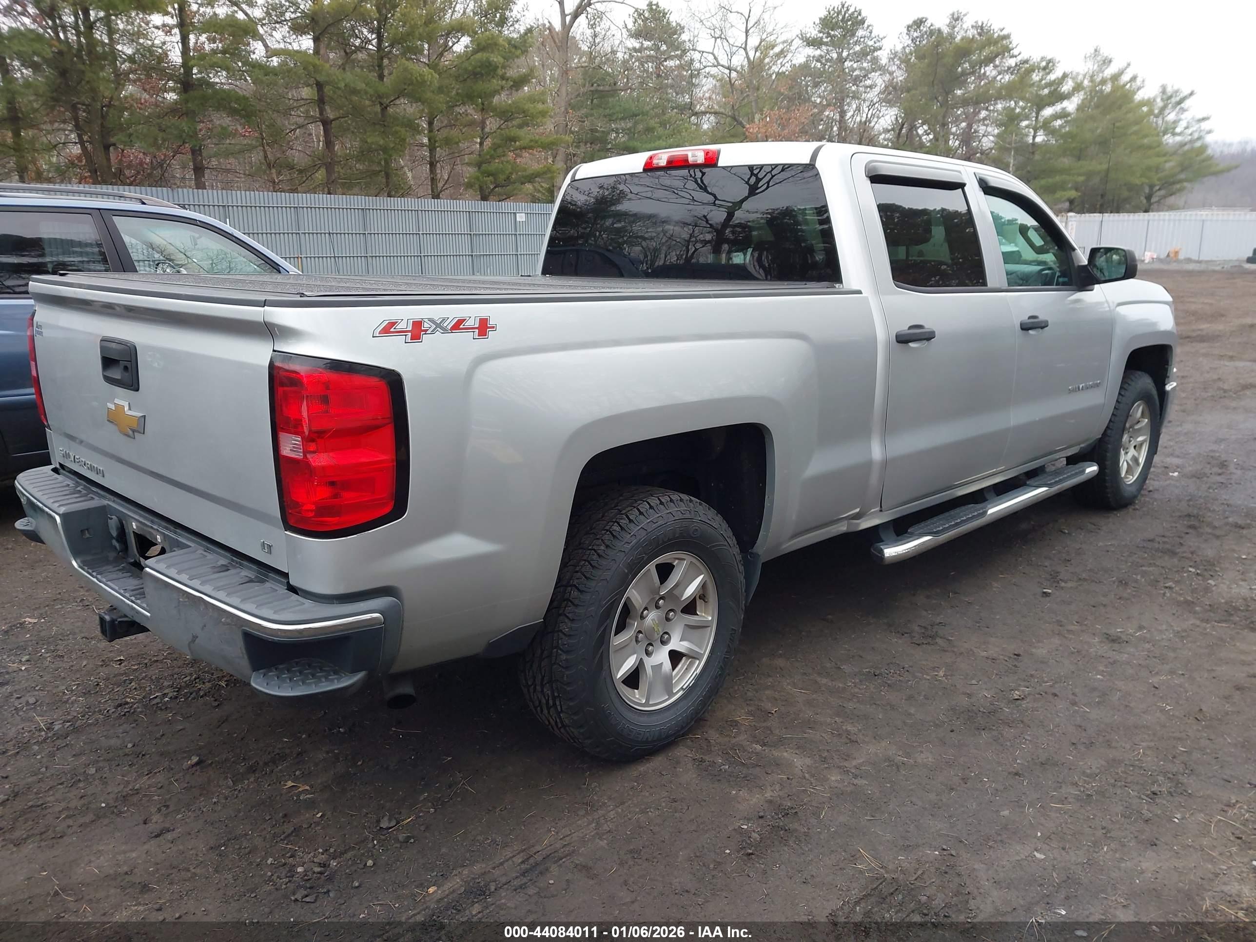 CHEVROLET SILVERADO image 4