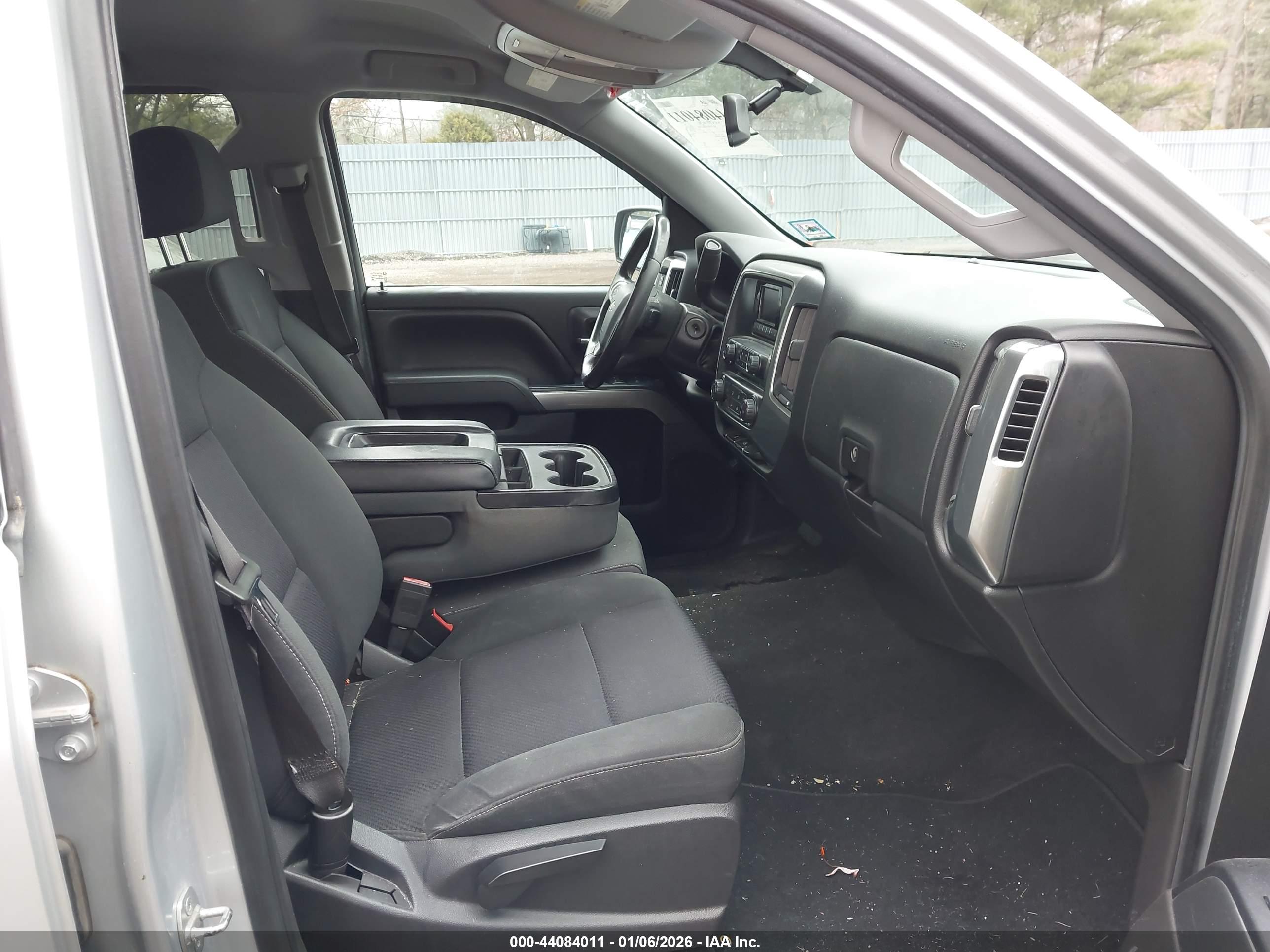 CHEVROLET SILVERADO image 5