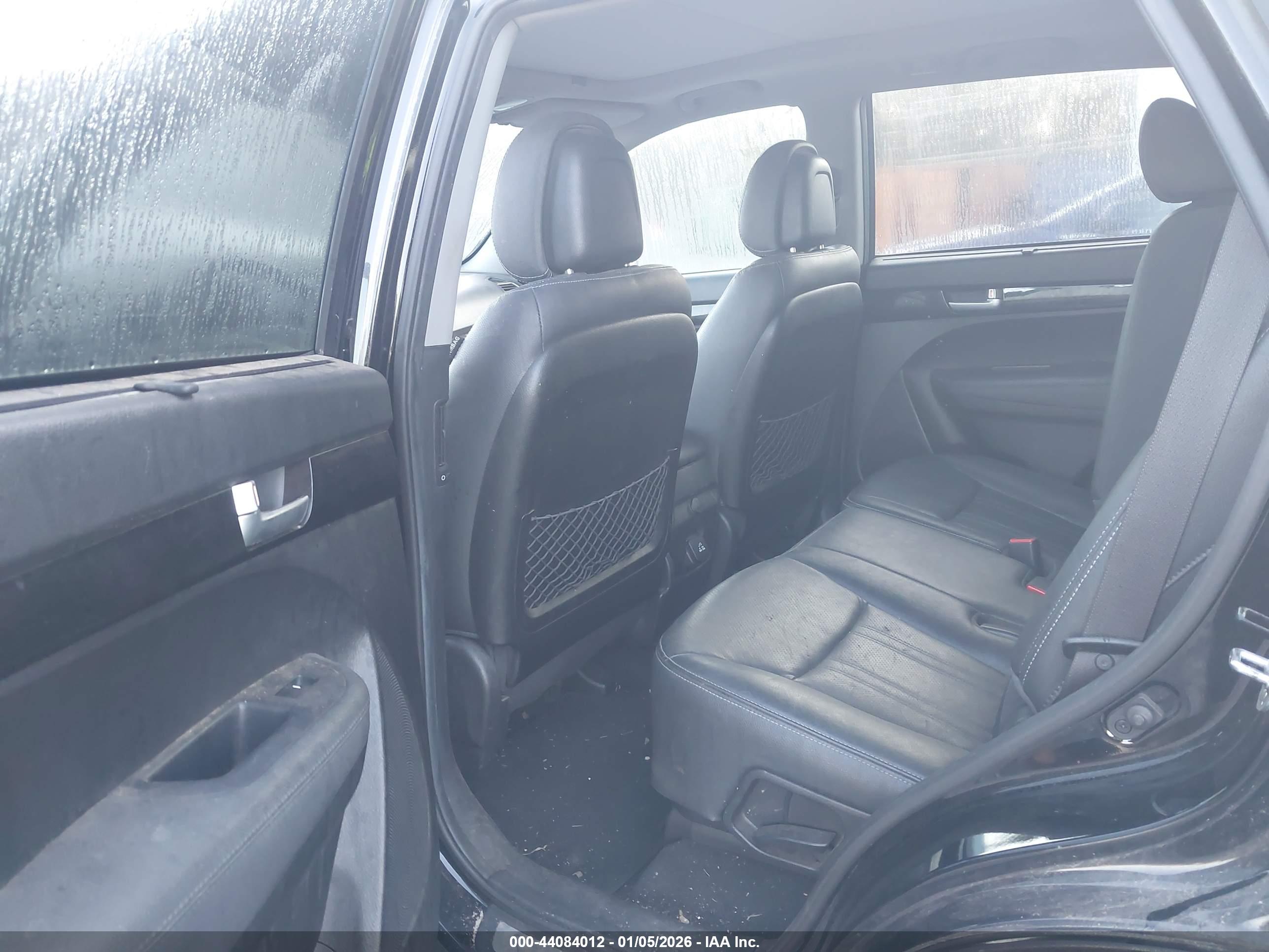 KIA SORENTO image 8