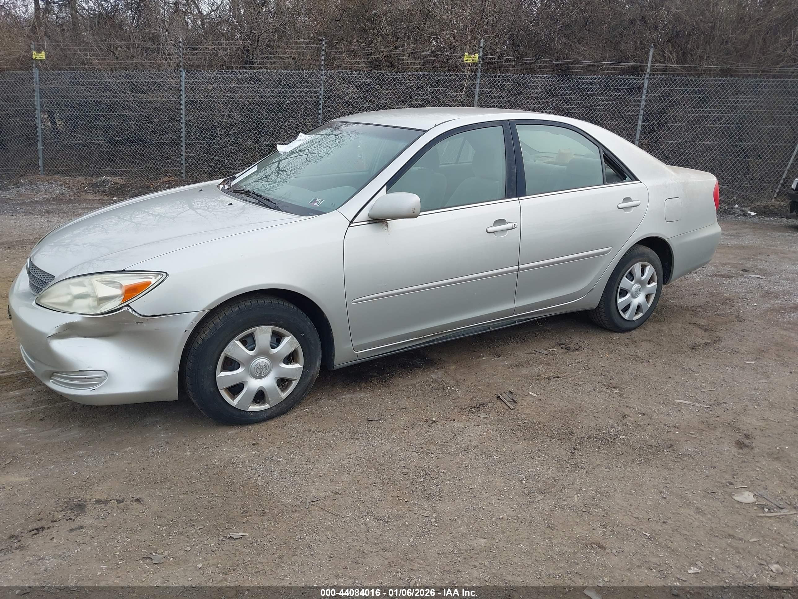 TOYOTA CAMRY image 2