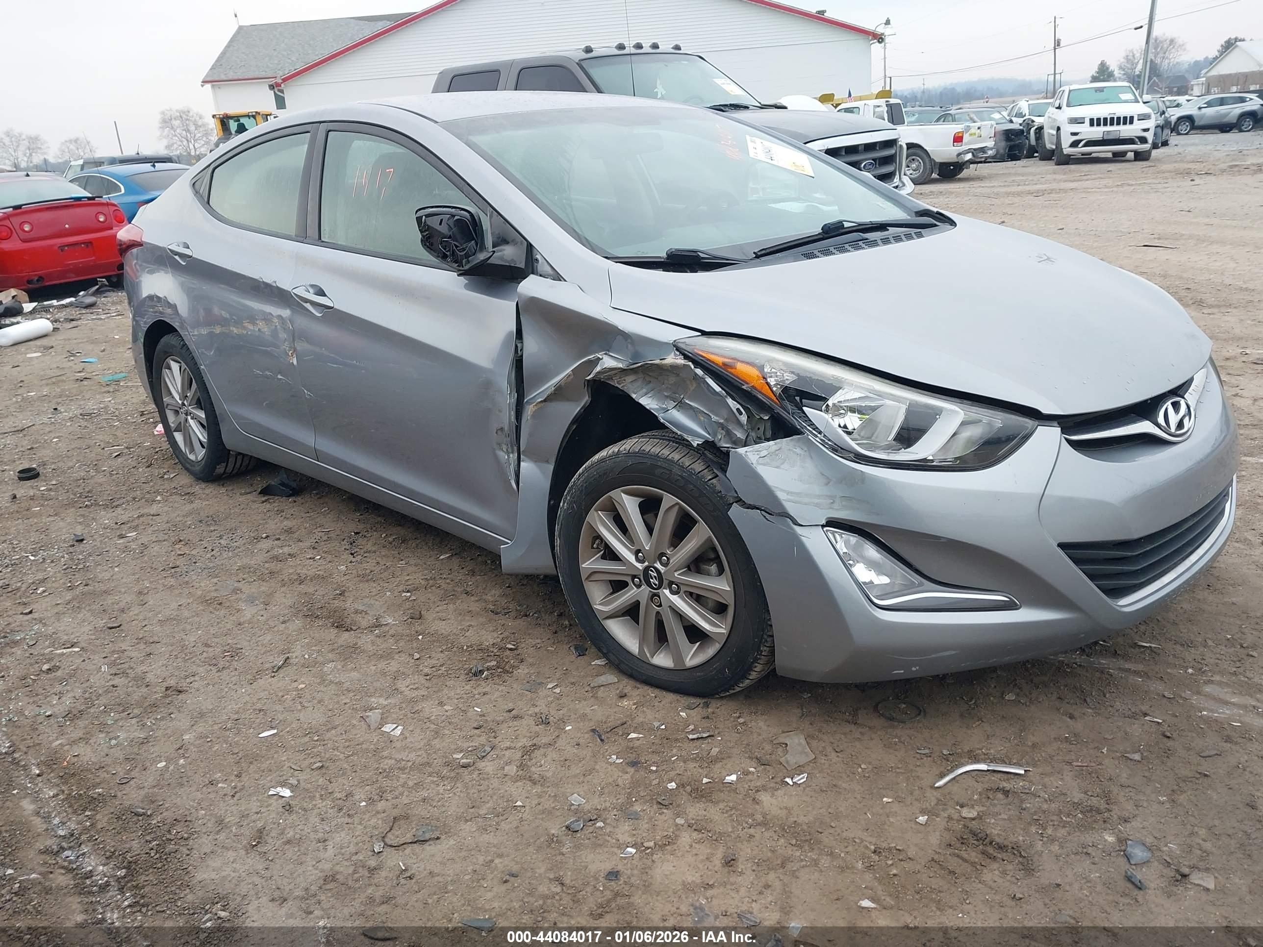 HYUNDAI ELANTRA image 6