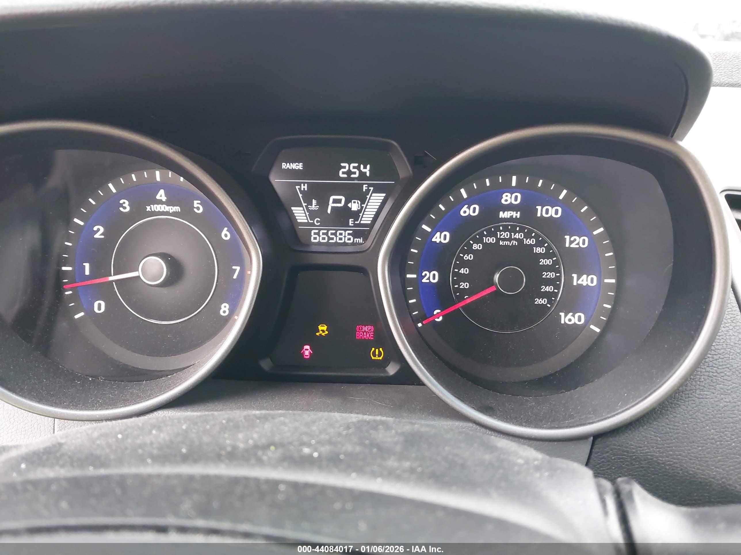 HYUNDAI ELANTRA image 7