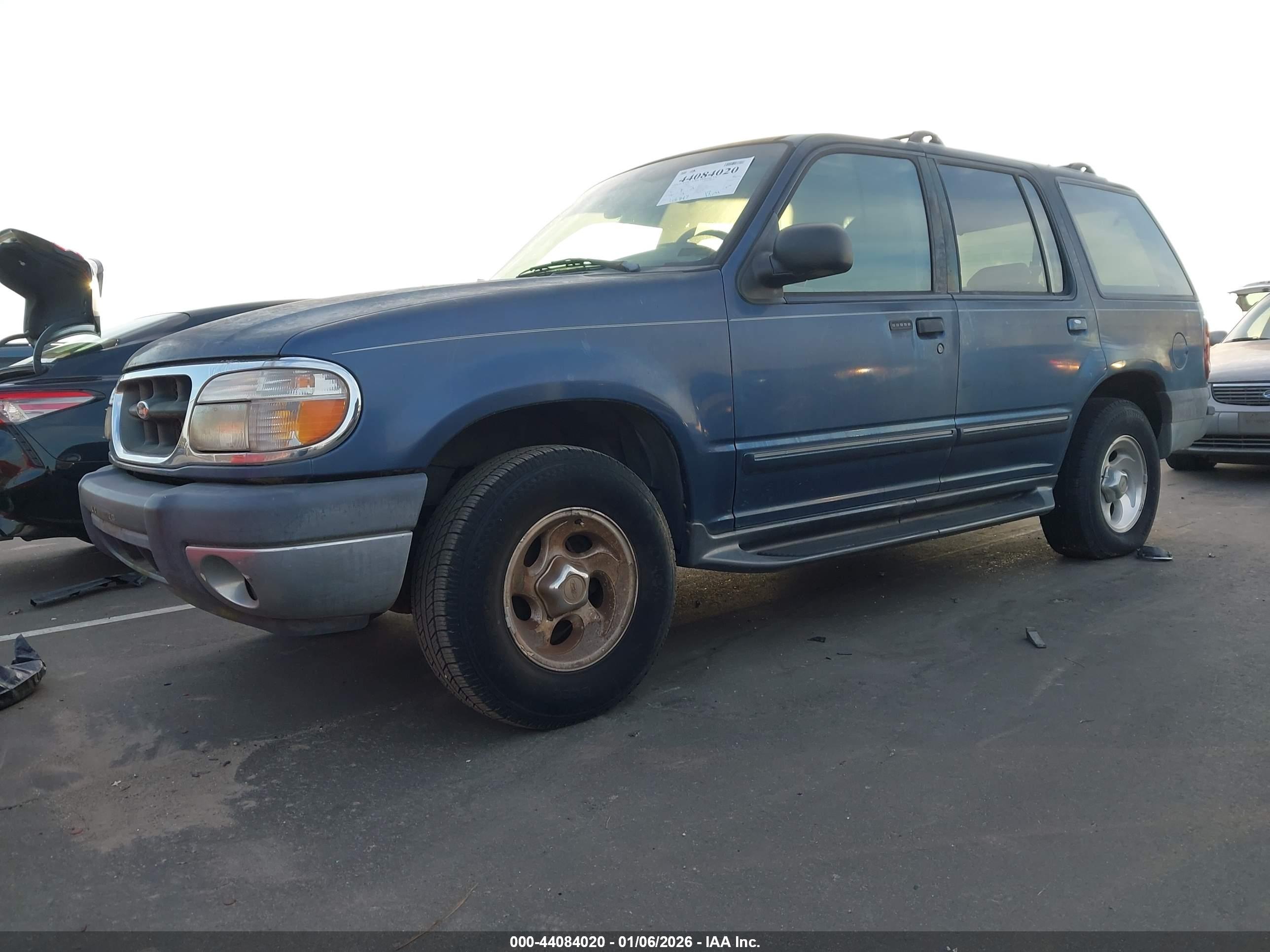 FORD EXPLORER image 2