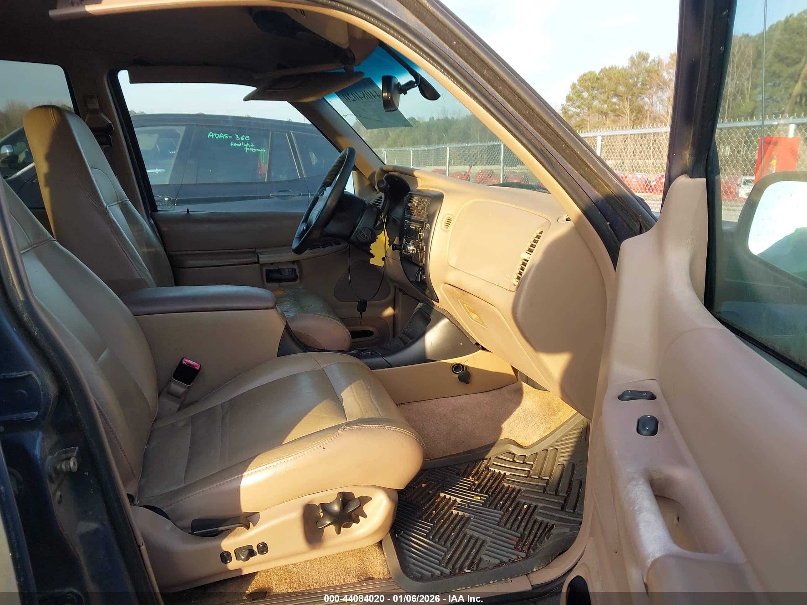FORD EXPLORER image 5