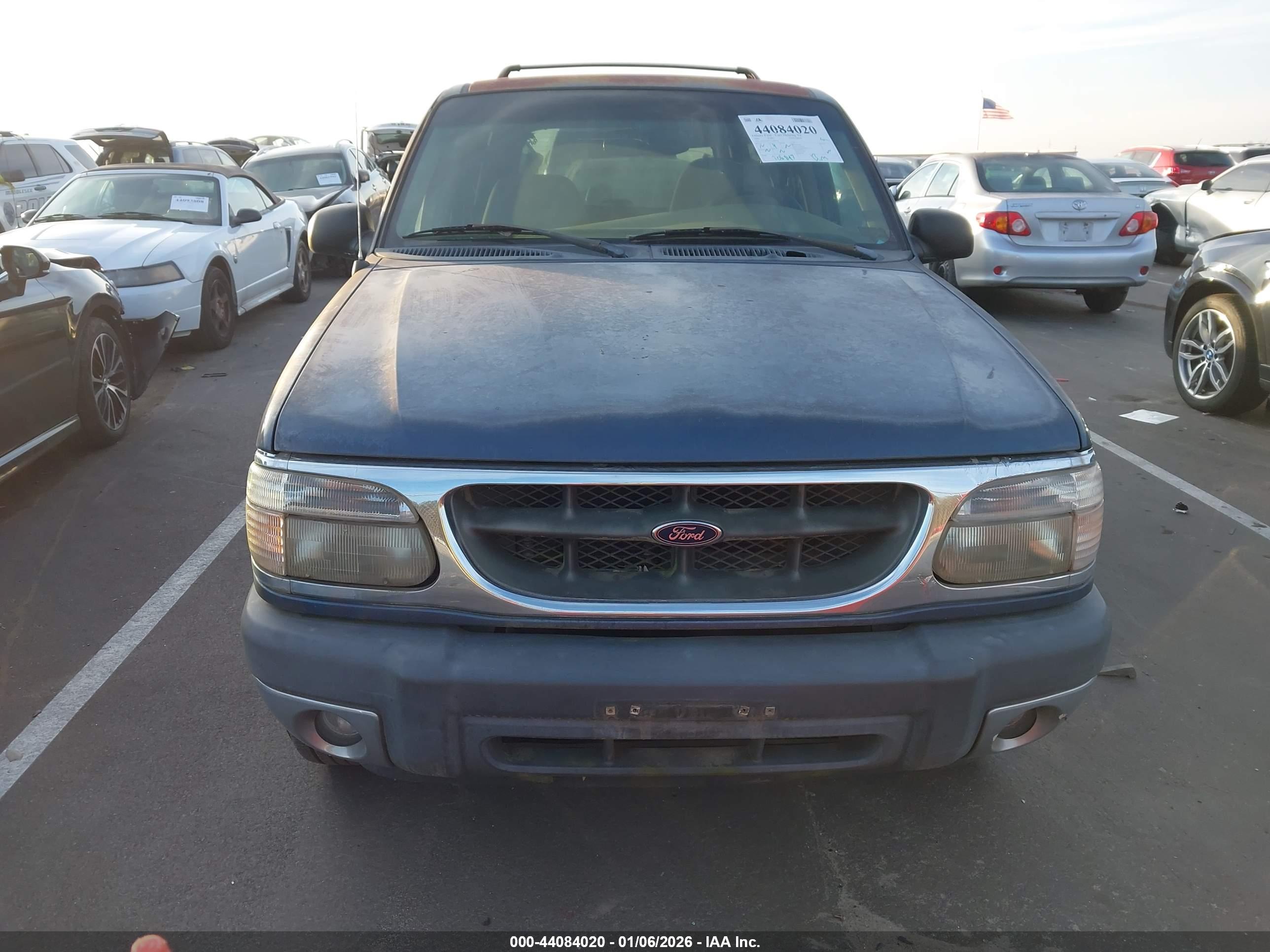 FORD EXPLORER image 6