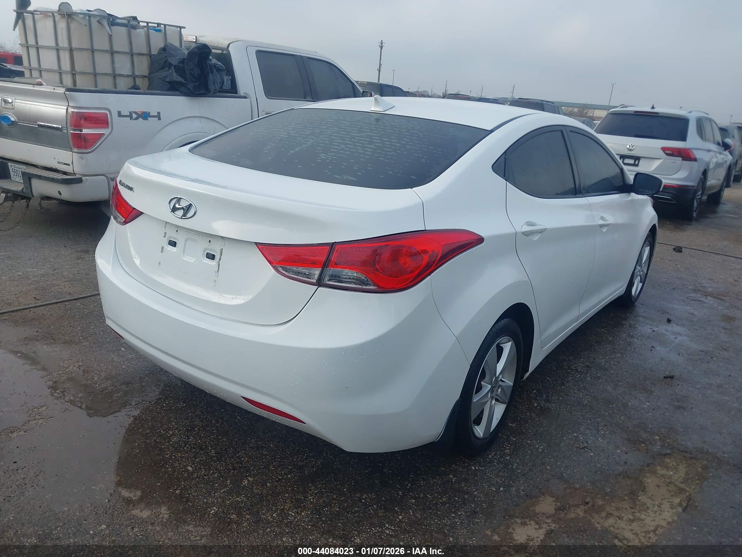 HYUNDAI ELANTRA image 4
