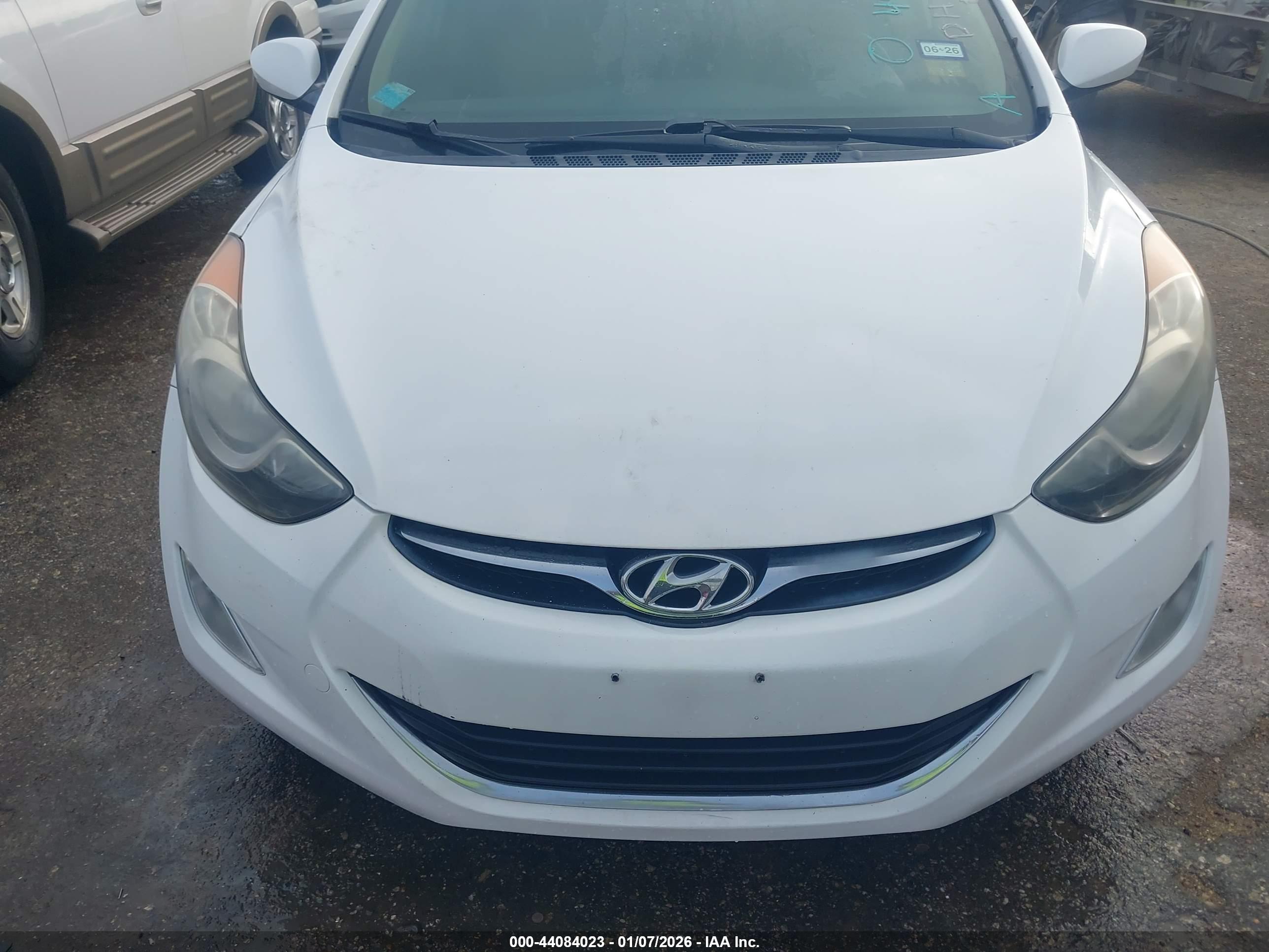 HYUNDAI ELANTRA image 6