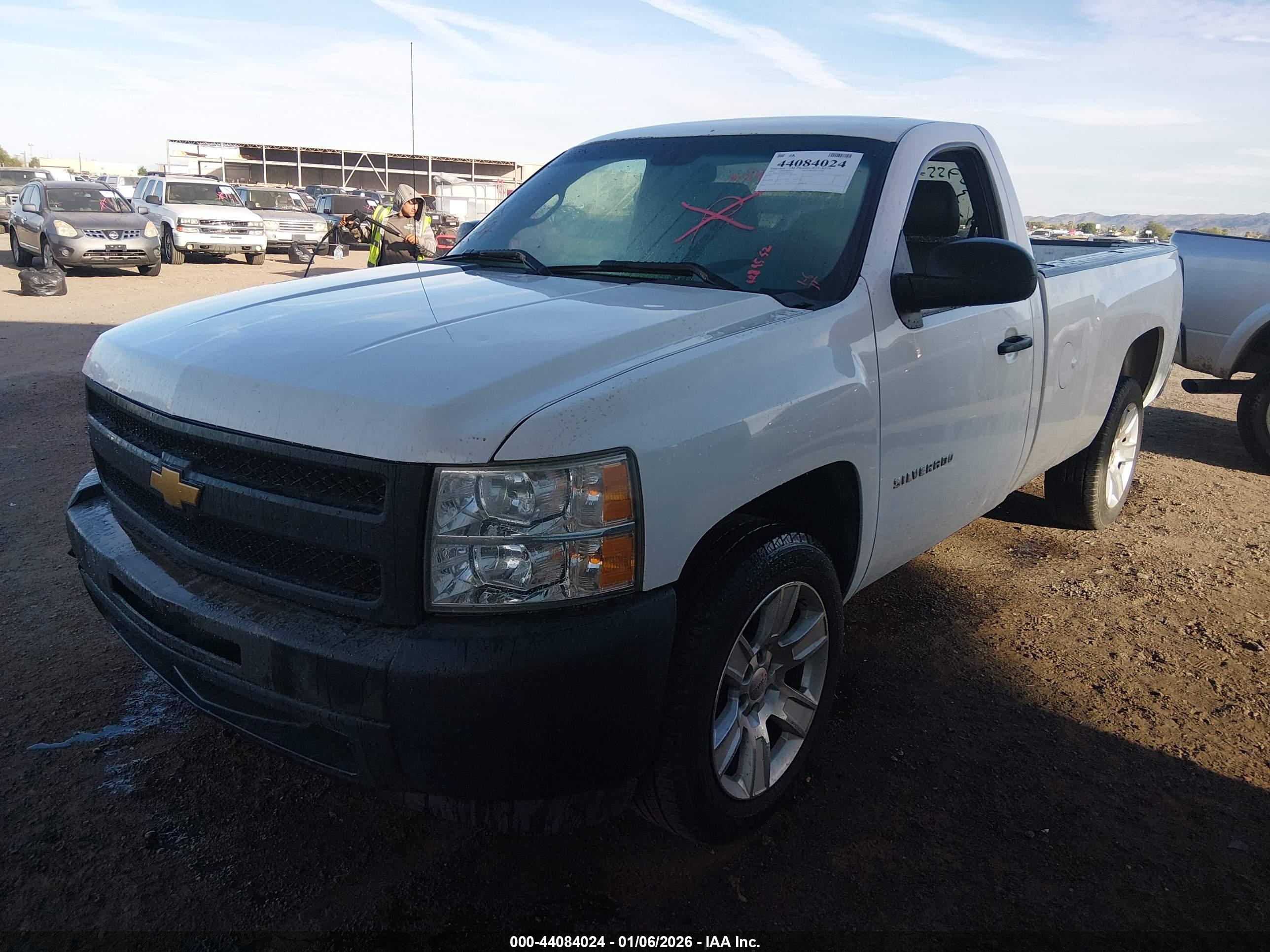 CHEVROLET SILVERADO image 2