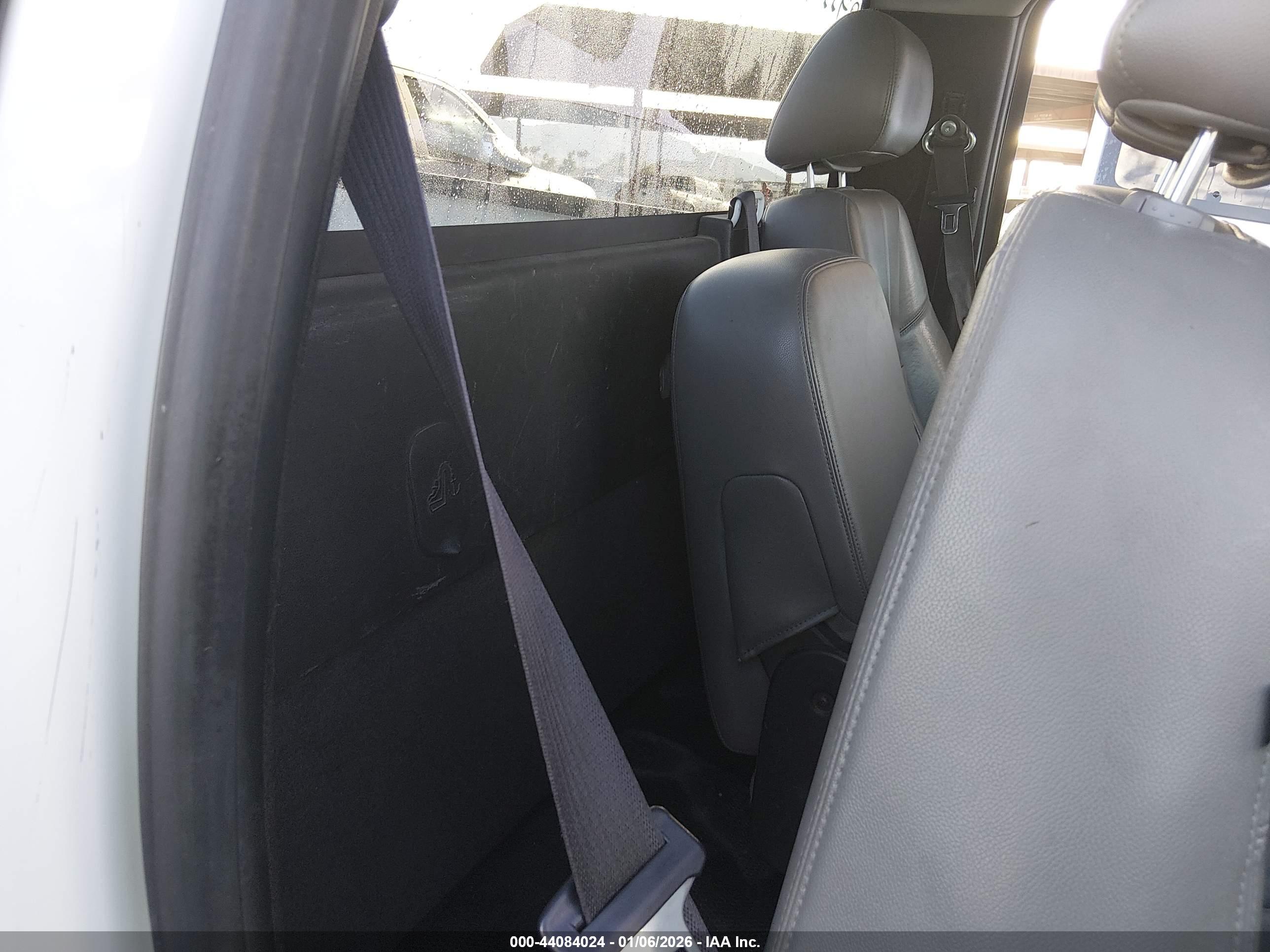 CHEVROLET SILVERADO image 8