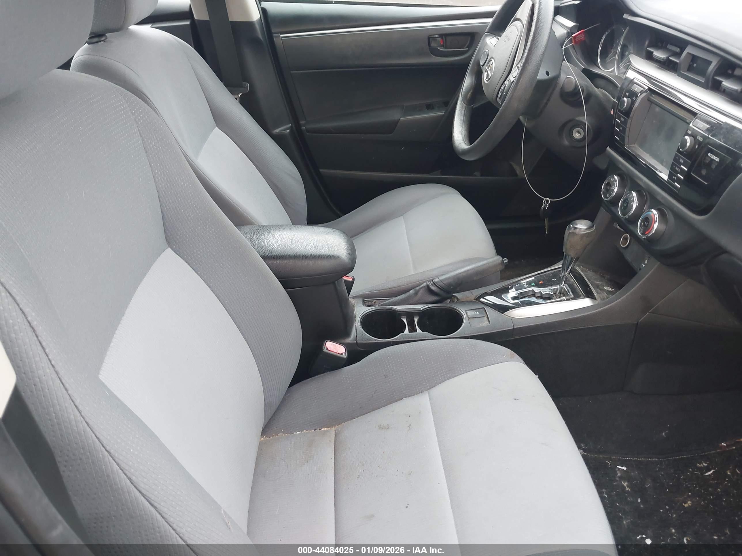 TOYOTA COROLLA image 5
