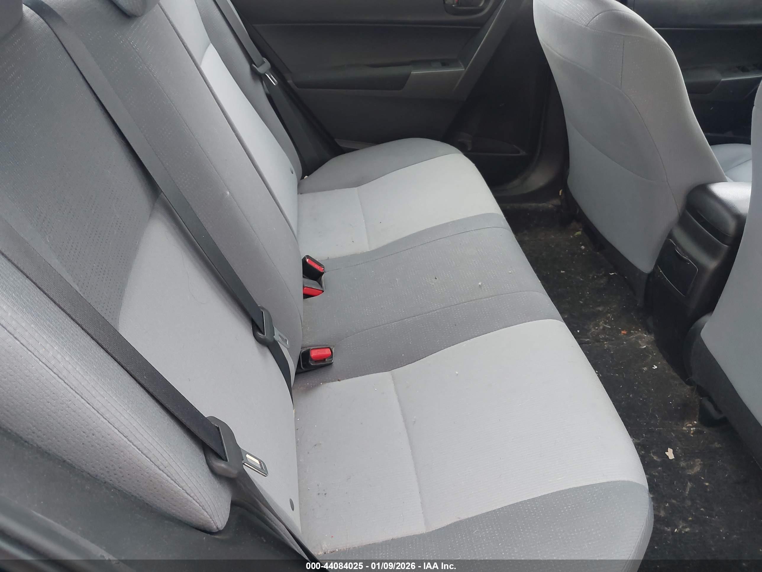 TOYOTA COROLLA image 8