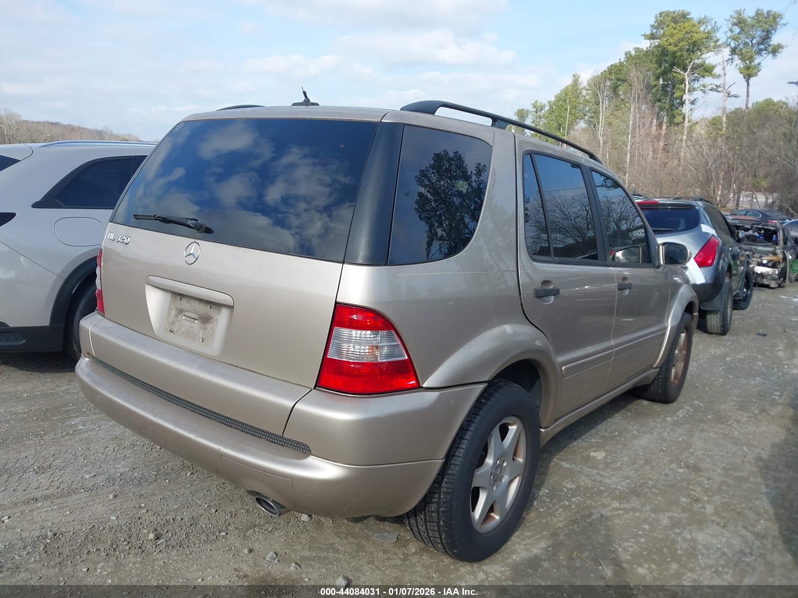 MERCEDES-BENZ ML image 4