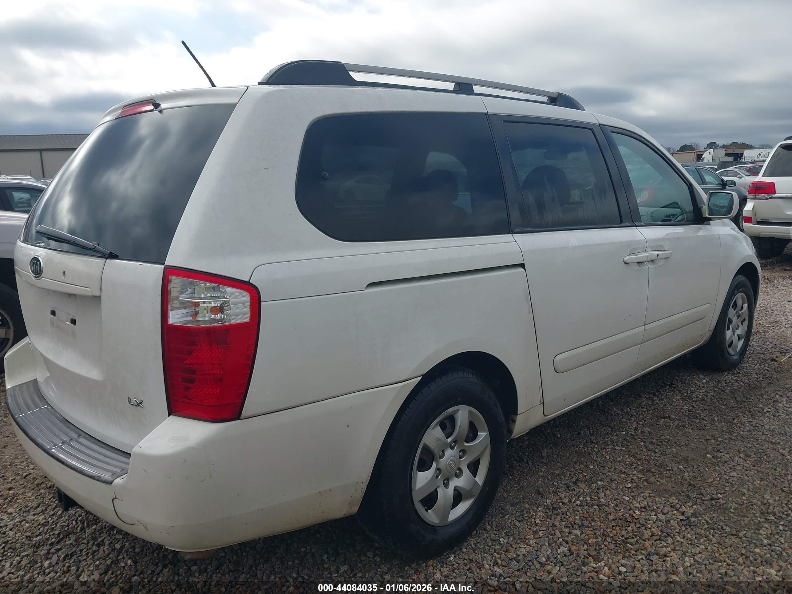 KIA SEDONA image 4