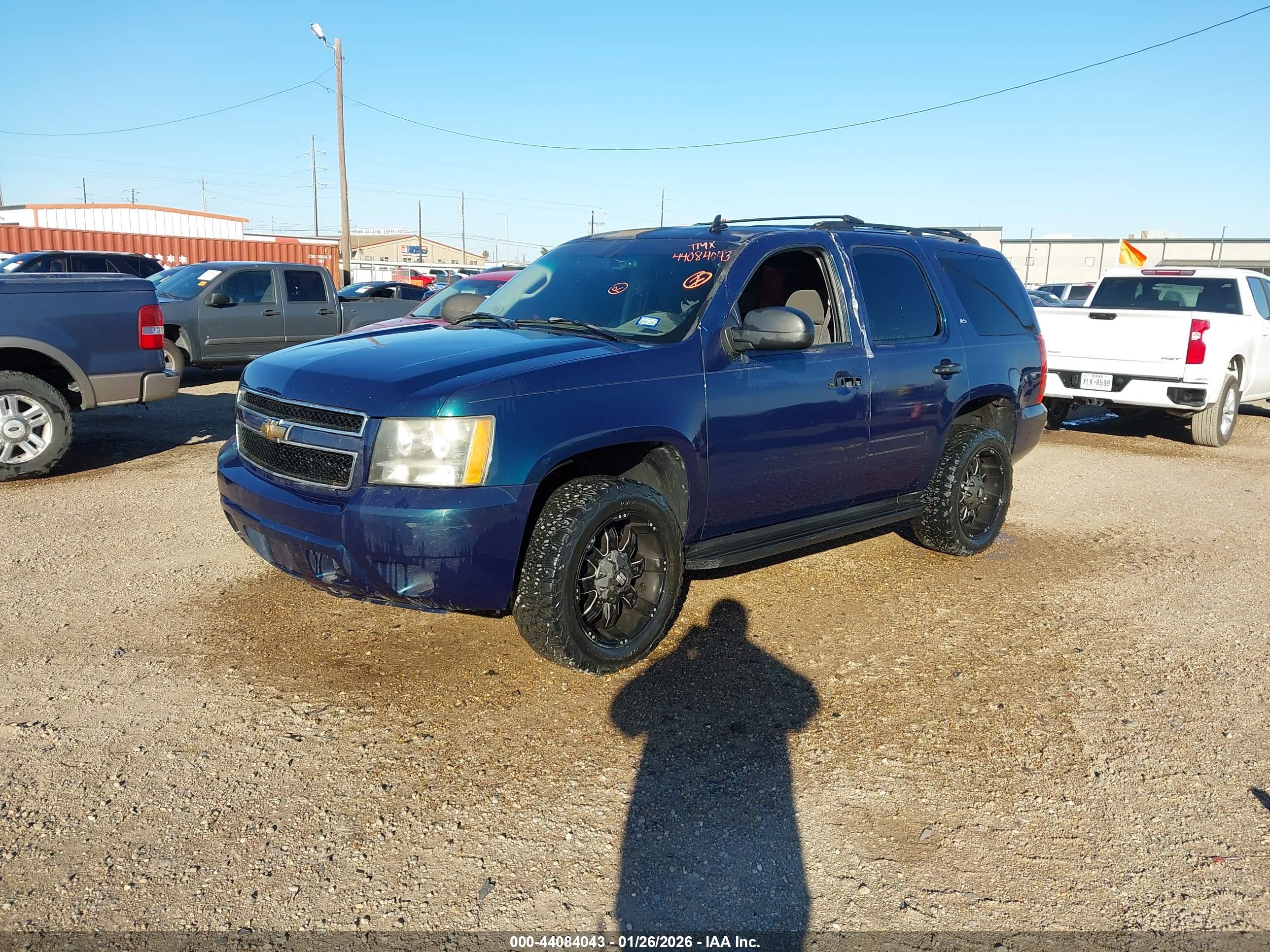CHEVROLET TAHOE image 2