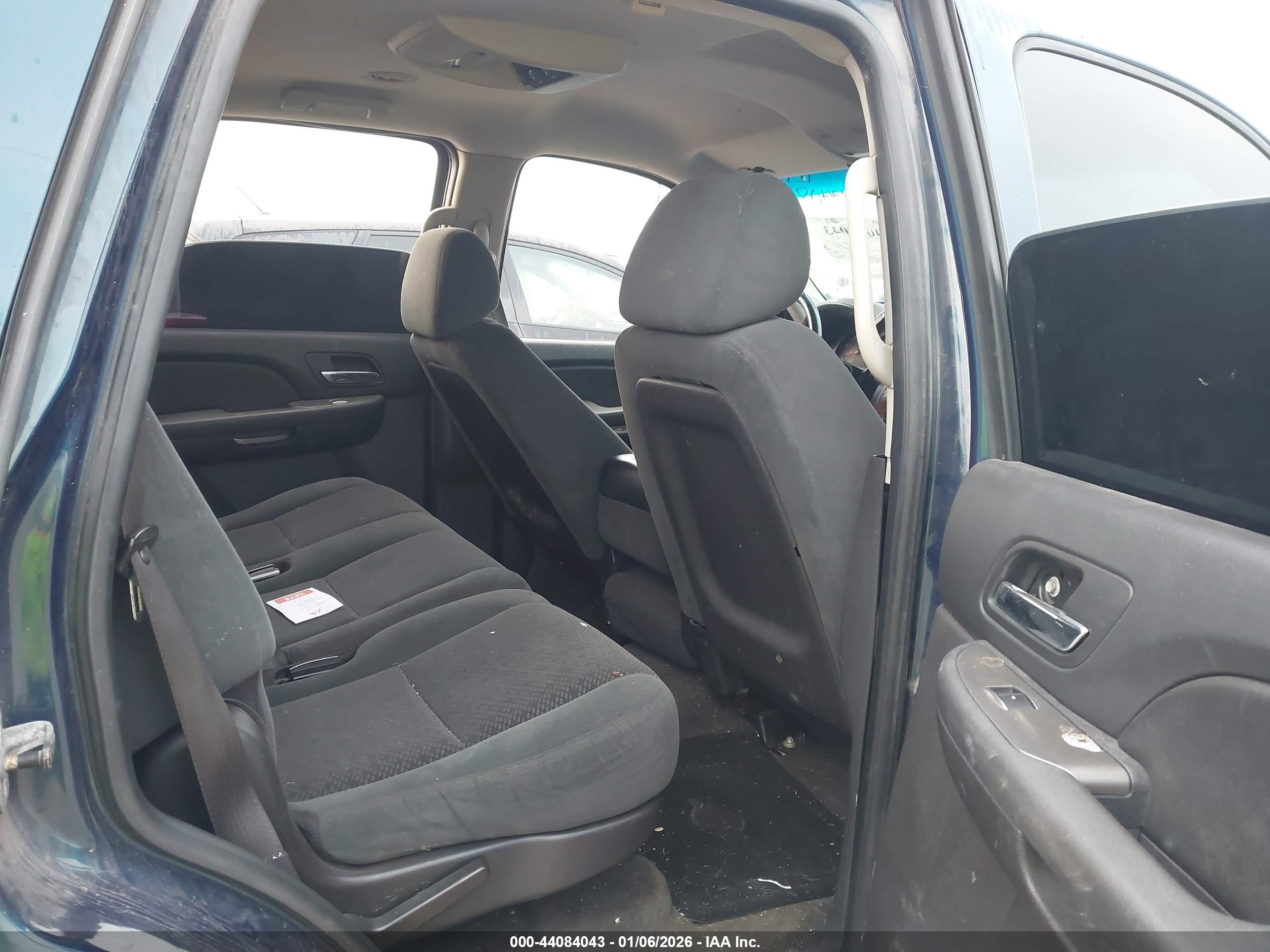 CHEVROLET TAHOE image 8