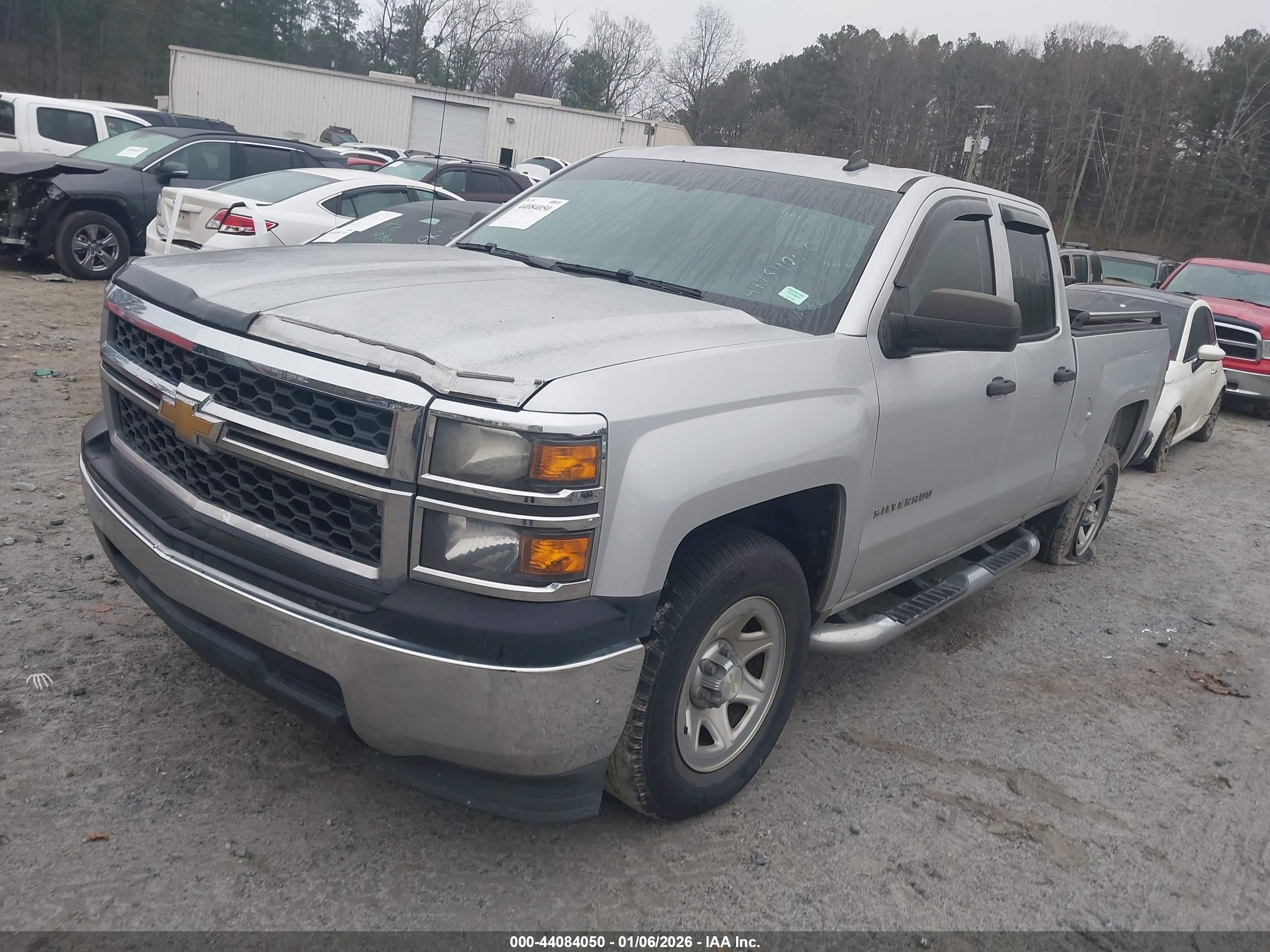 CHEVROLET SILVERADO image 2