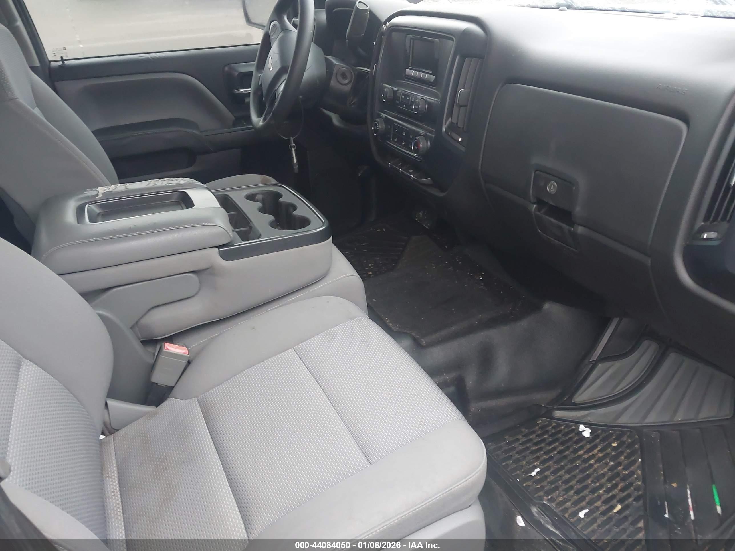 CHEVROLET SILVERADO image 5
