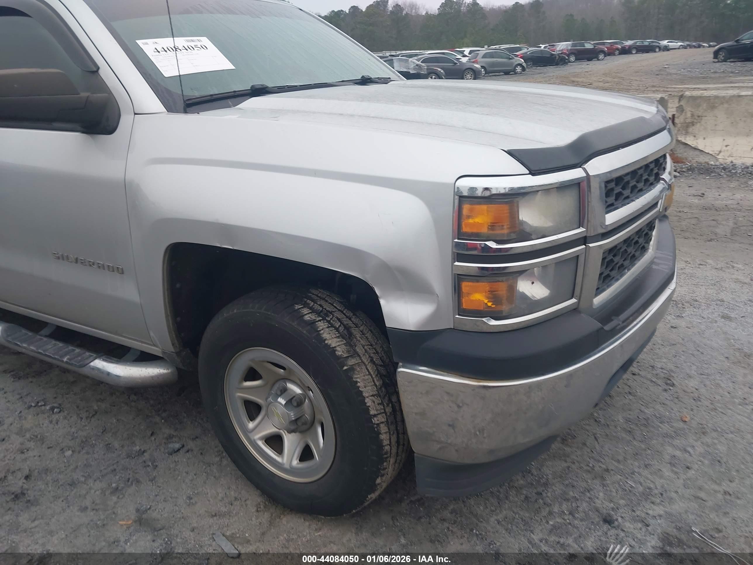 CHEVROLET SILVERADO image 6