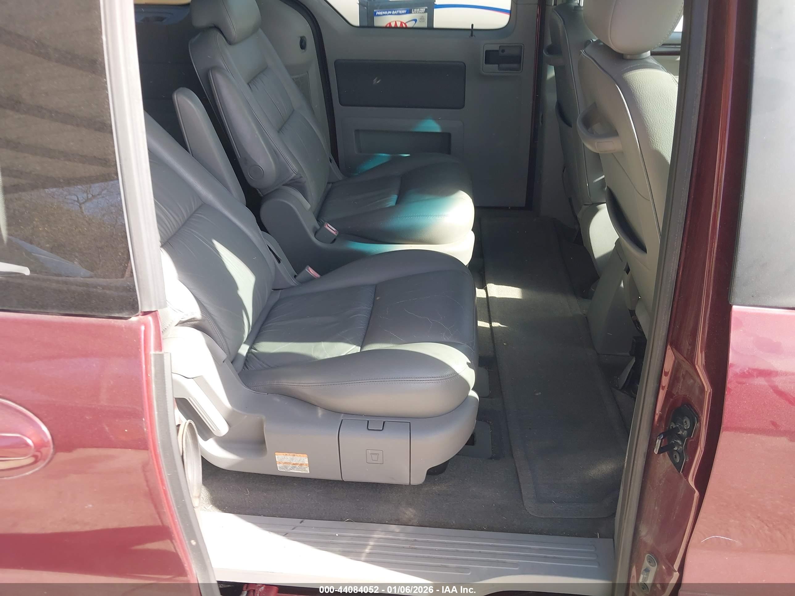 FORD FREESTAR image 8