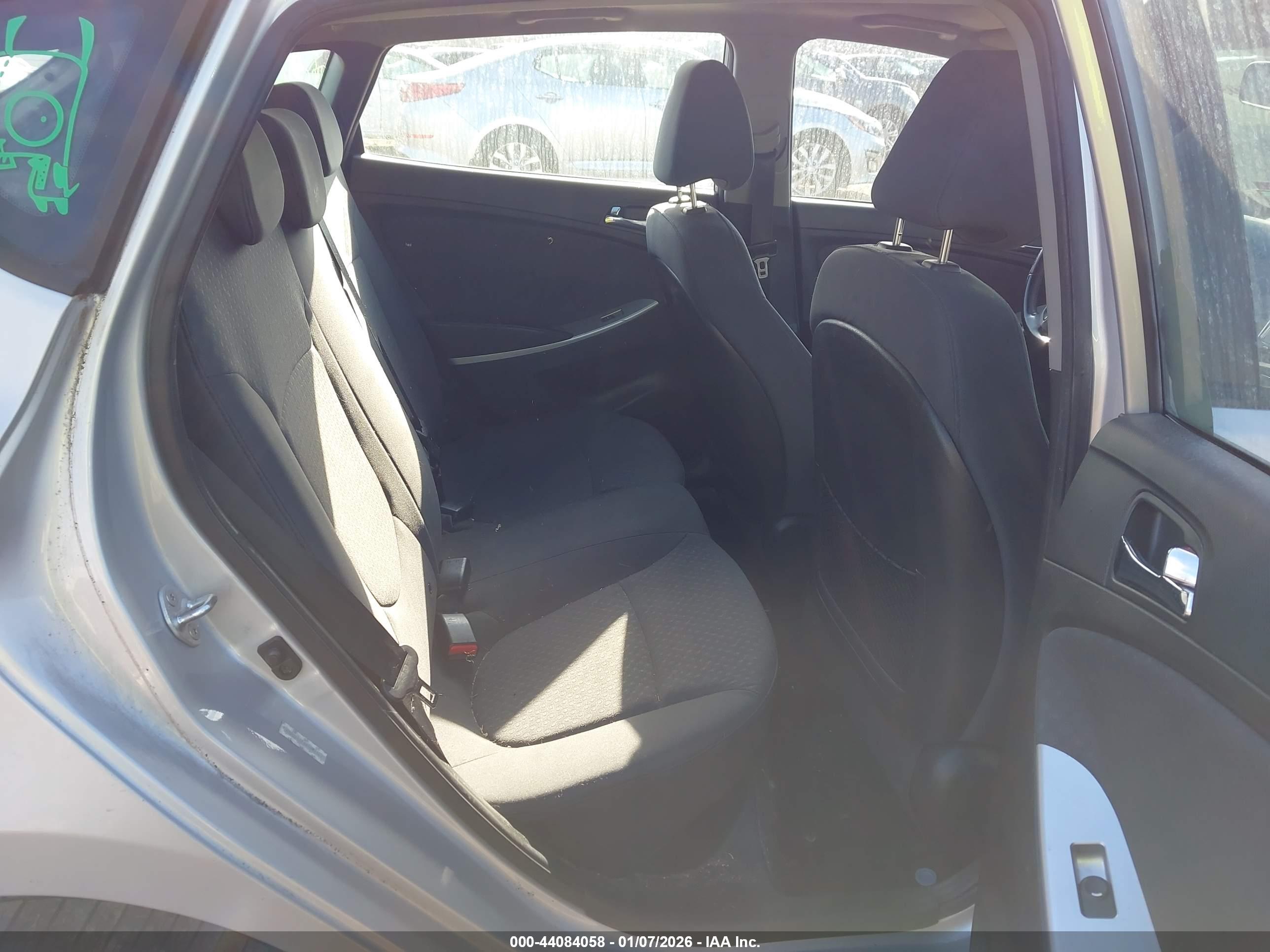 HYUNDAI ACCENT image 8