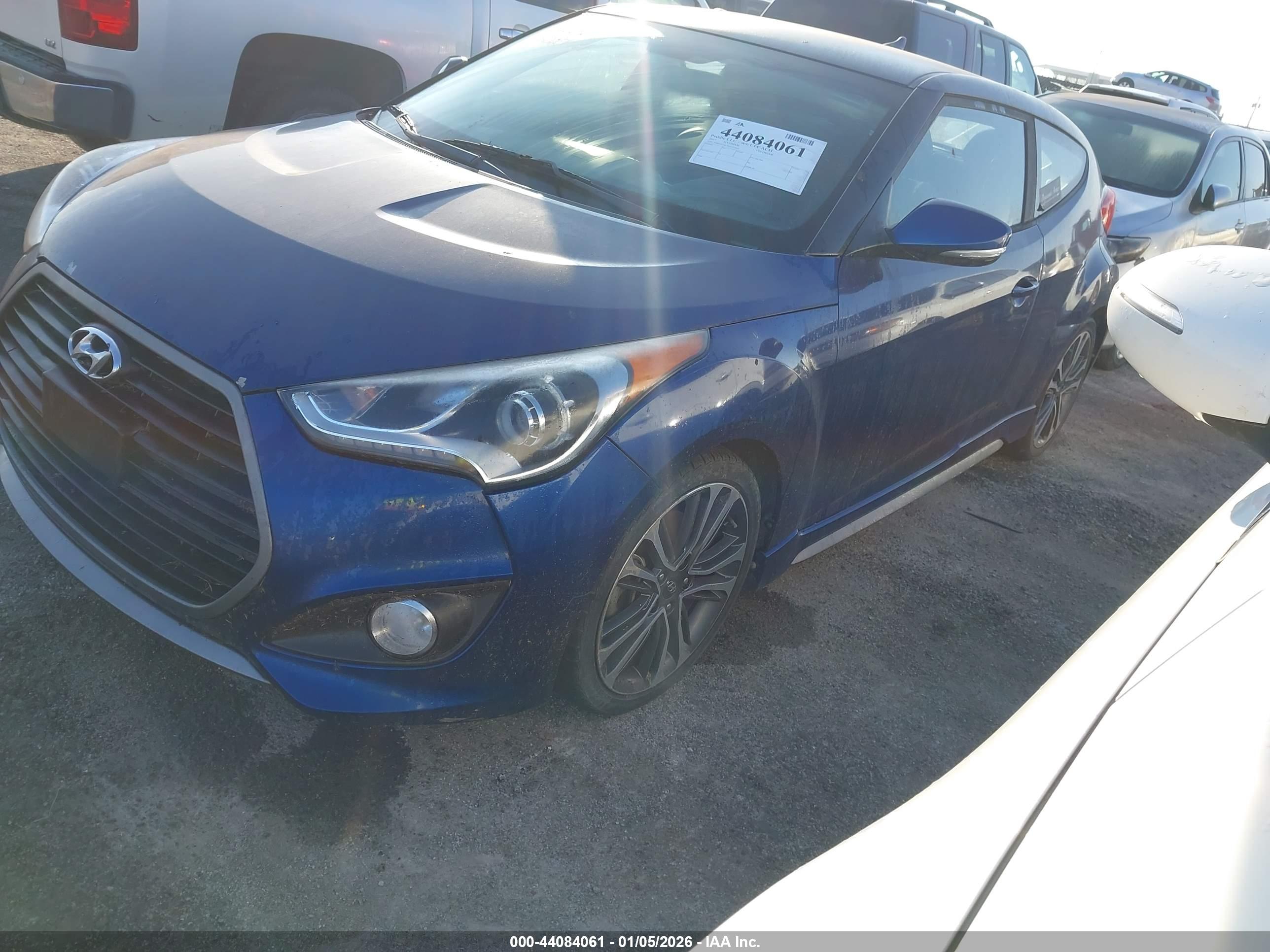 HYUNDAI VELOSTER image 2