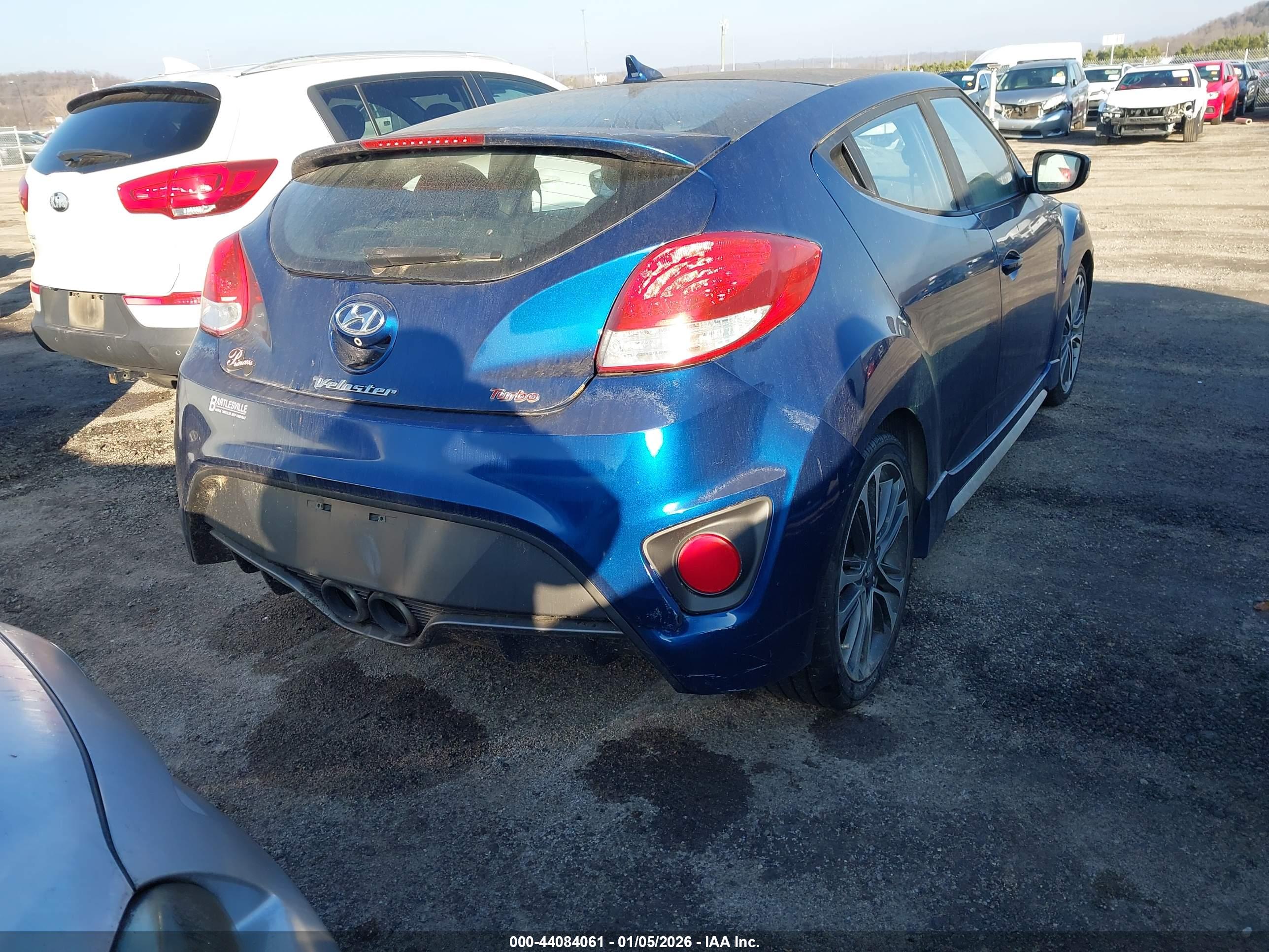 HYUNDAI VELOSTER image 4